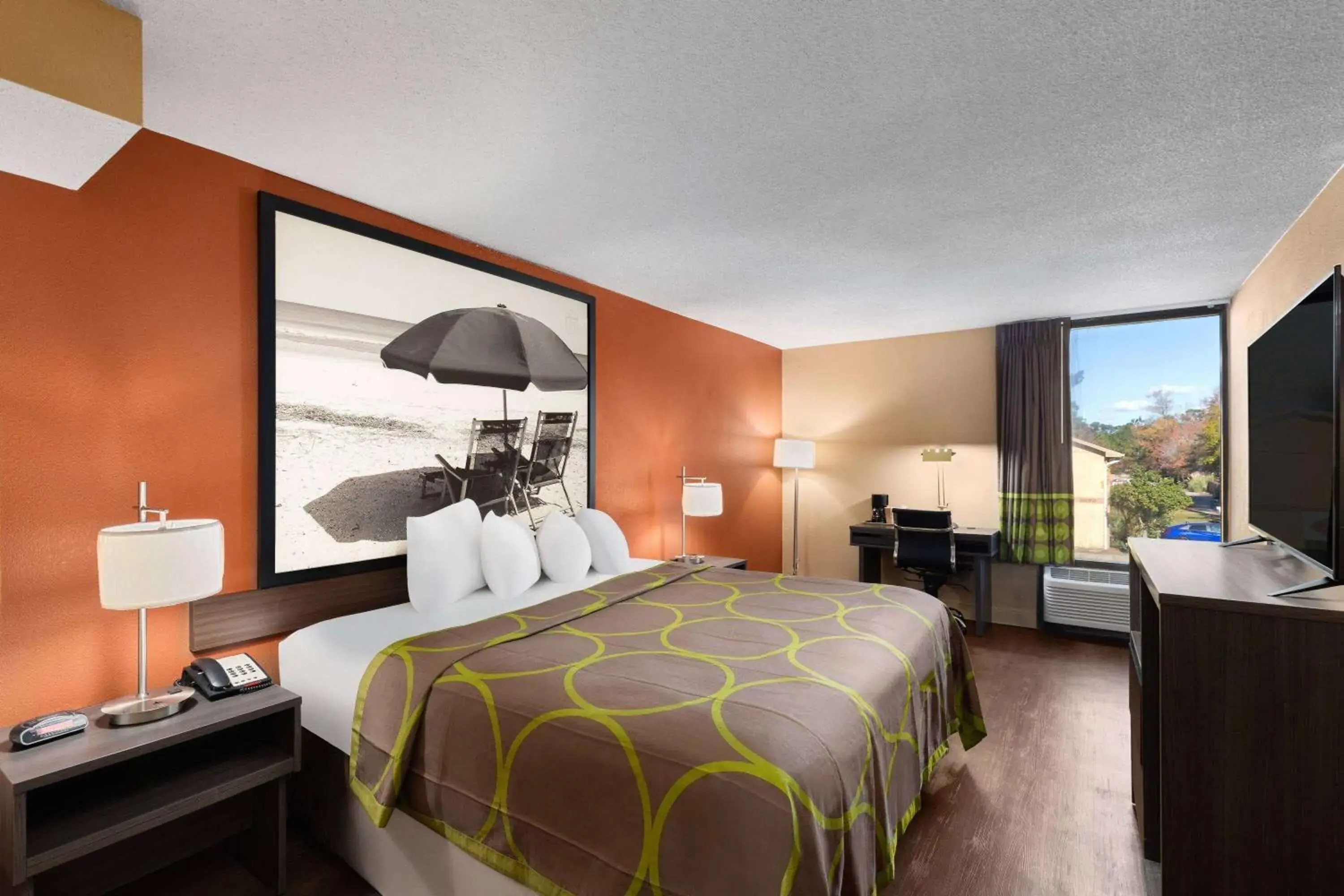 King Room - Disability Access/Non-Smoking in Super 8 by Wyndham Myrtle Beach/Market Common Area King Room - Disability Access/Non-Smoking in Super 8 by Wyndham Myrtle Beach/Market Common Area