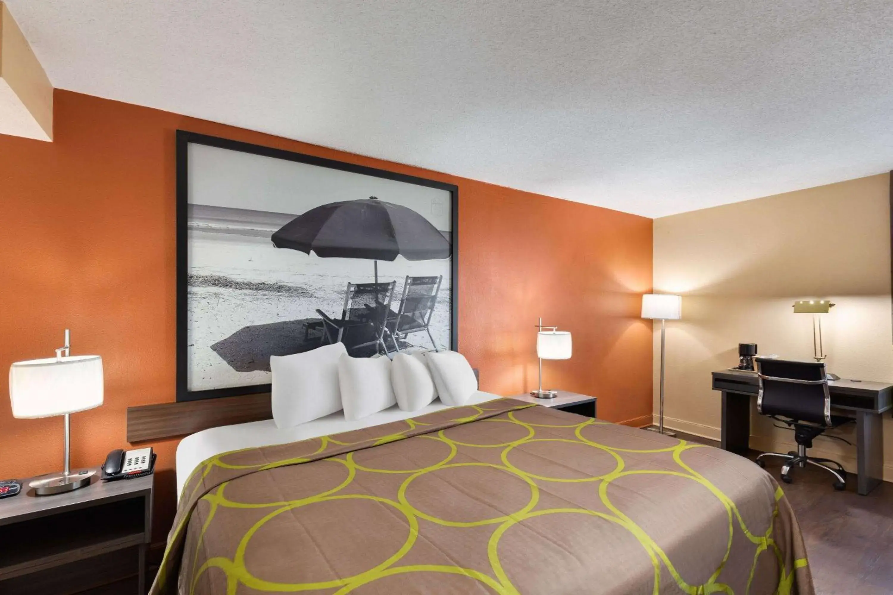 King Room - Non-Smoking in Super 8 by Wyndham Myrtle Beach/Market Common Area King Room - Non-Smoking in Super 8 by Wyndham Myrtle Beach/Market Common Area