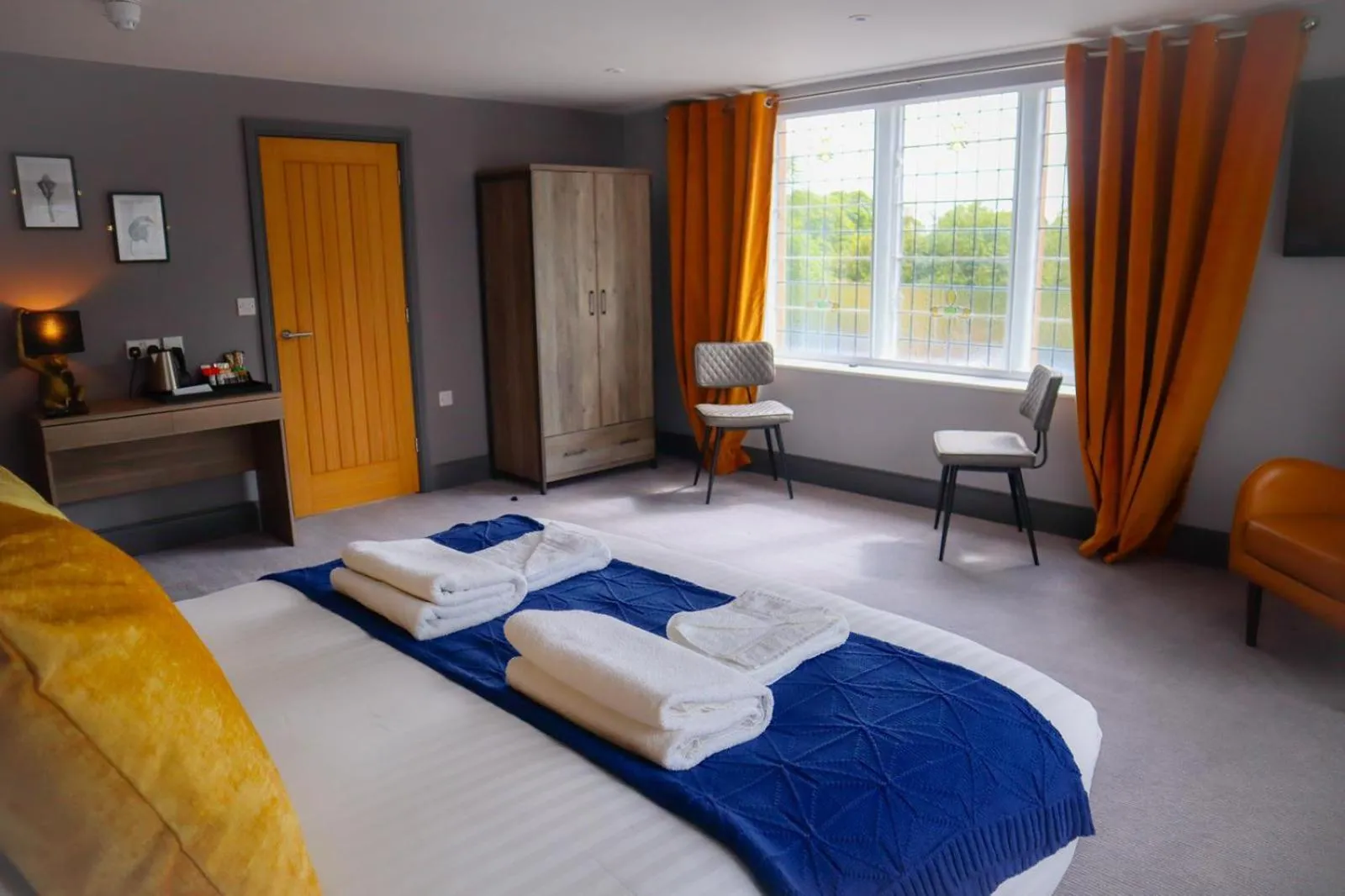 Photo of the whole room, Bed in The Strutt Arms