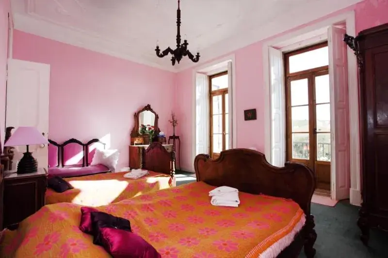 Triple Room with Private Bathroom in Casa Grande Portugal Triple Room with Private Bathroom in Casa Grande Portugal