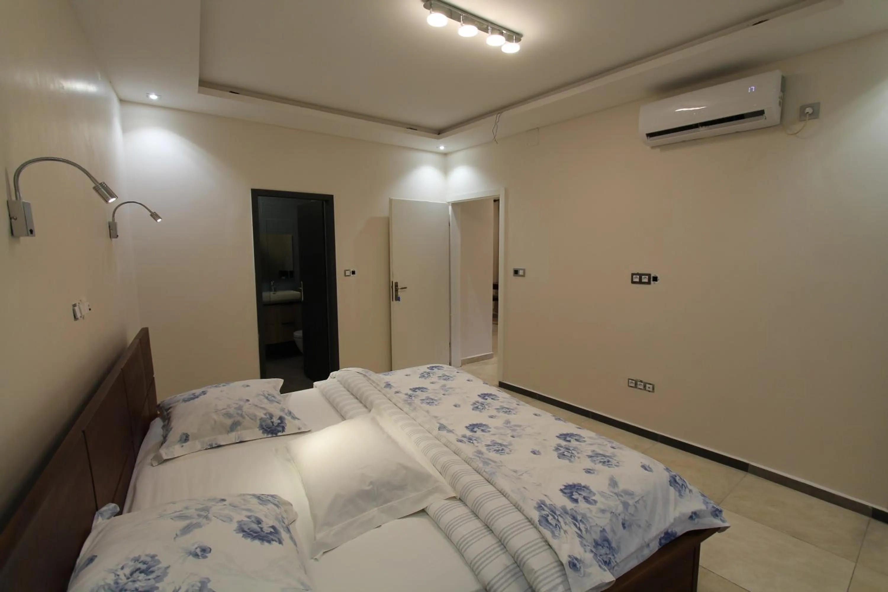 Bed in Residence MASSOU