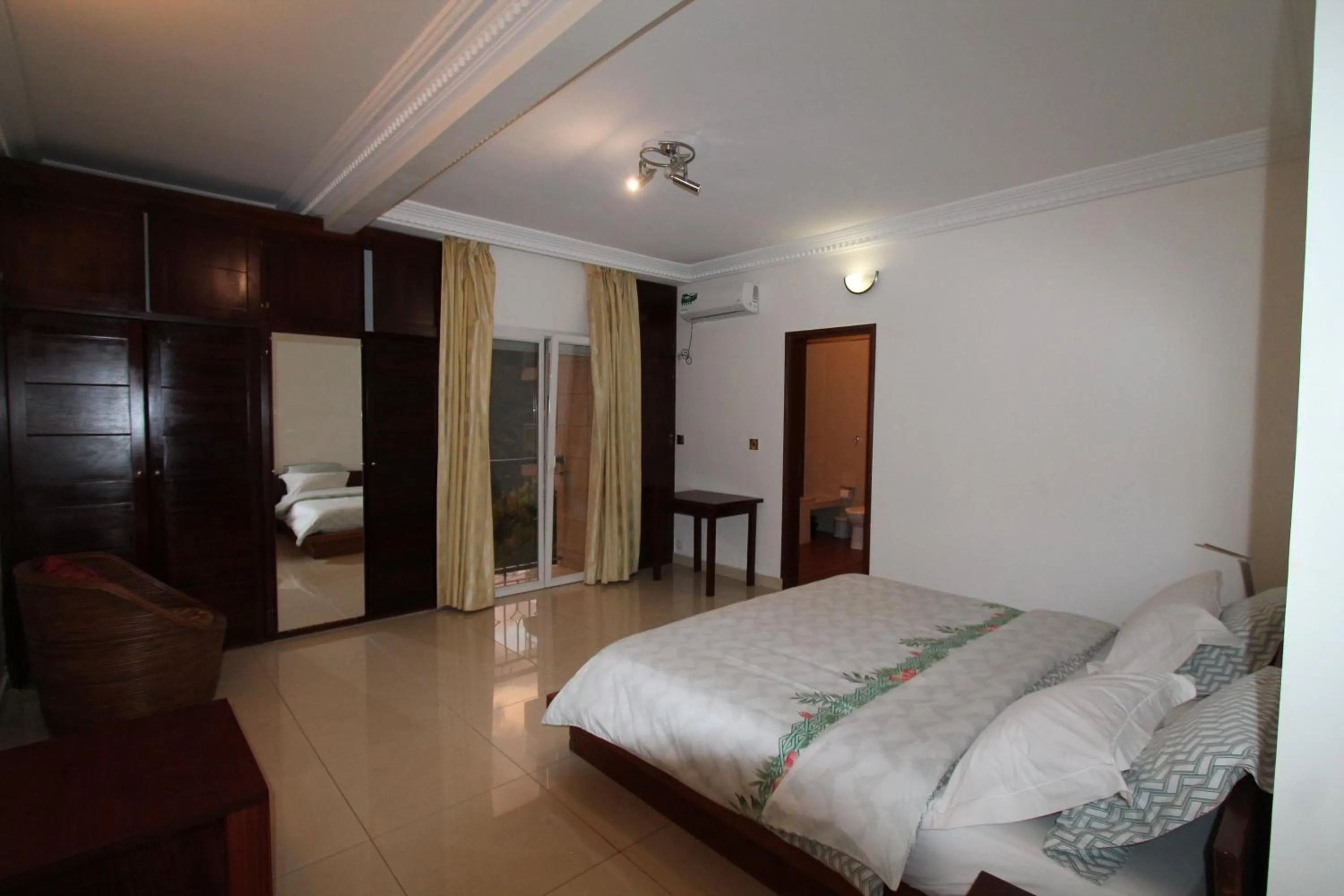 Bed in Residence MASSOU