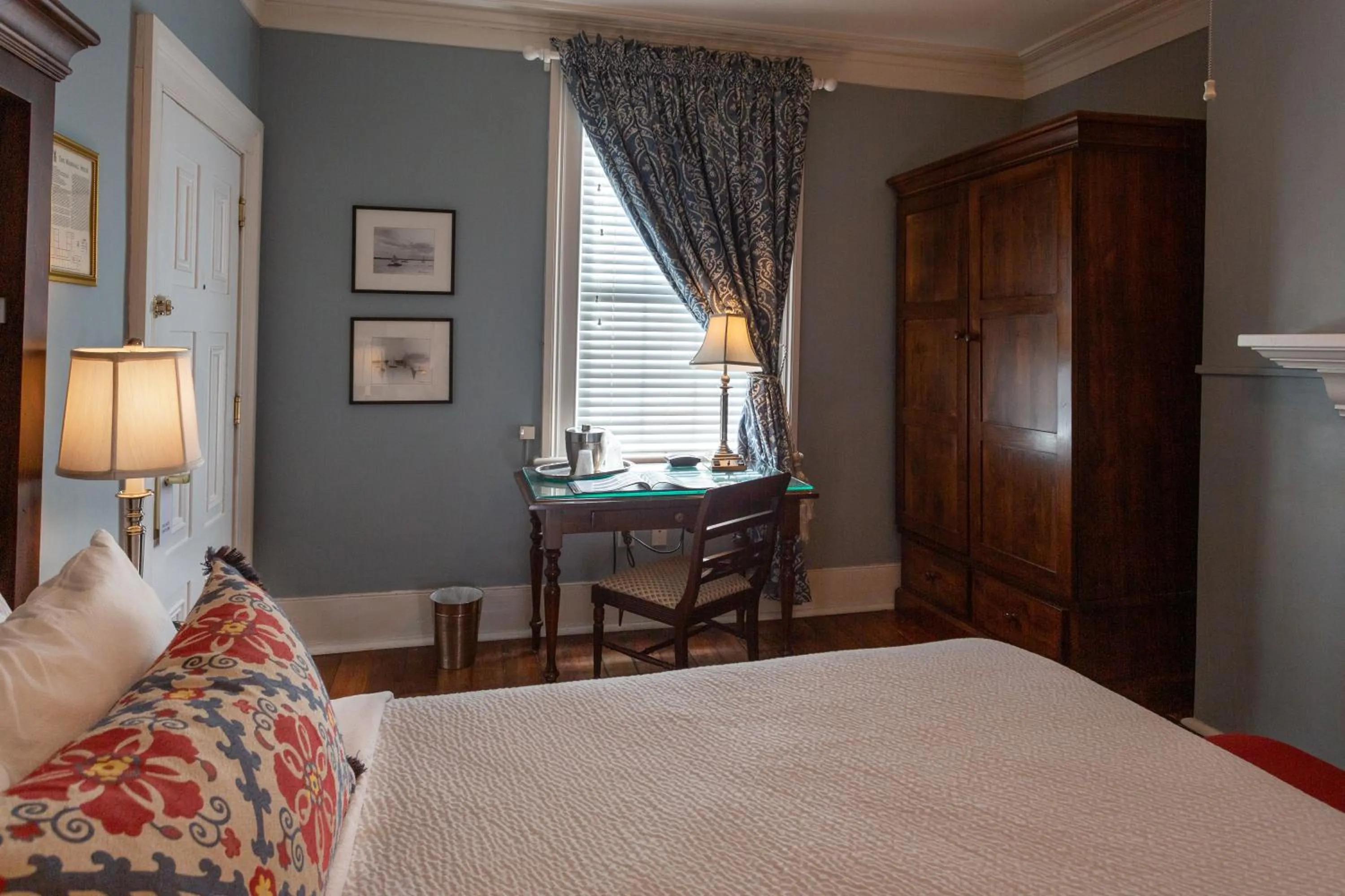 Bedroom, Bed in The Marshall House, Historic Inns of Savannah Collection
