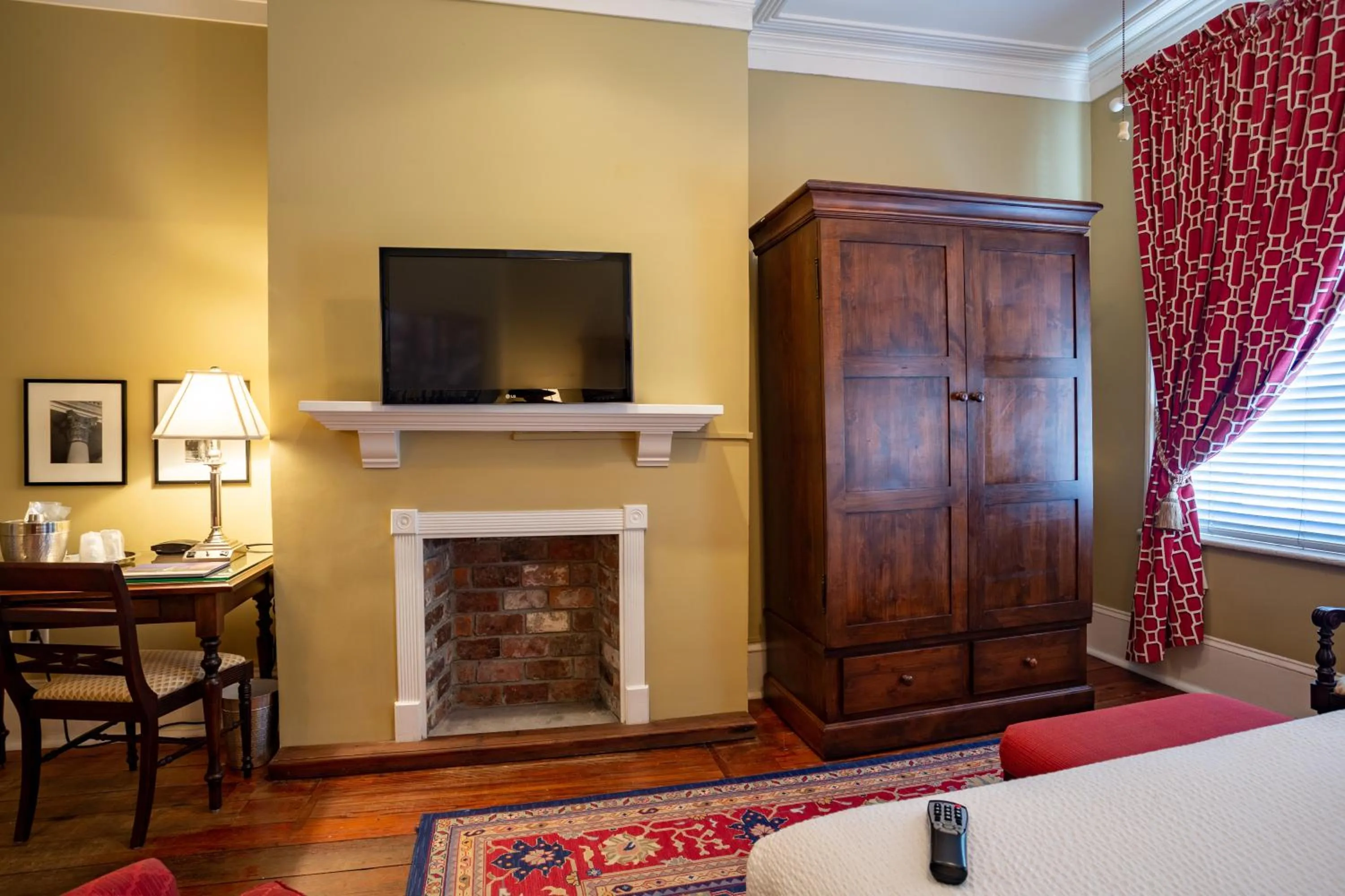 Bedroom, Bed in The Marshall House, Historic Inns of Savannah Collection