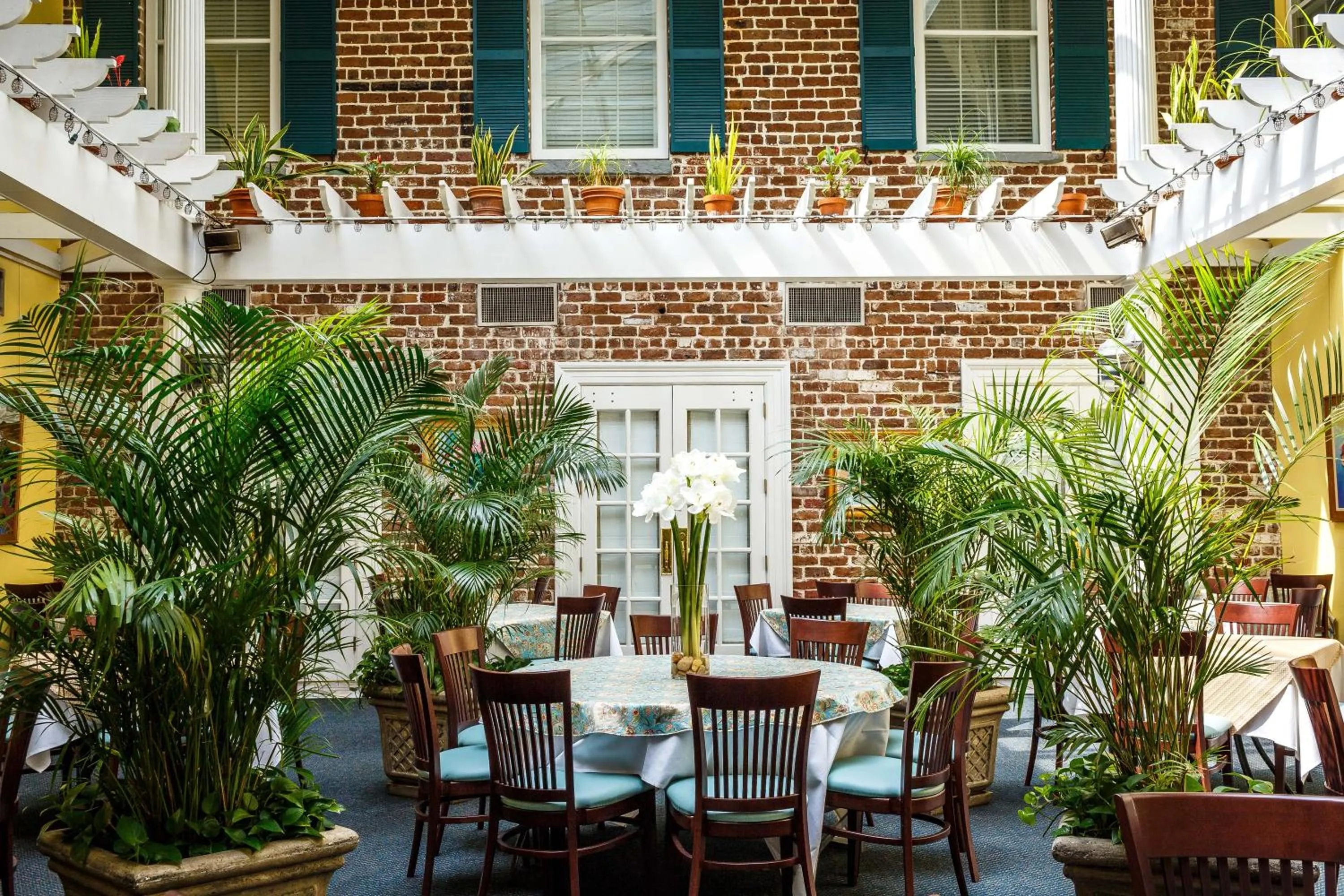 Restaurant/places to eat in The Marshall House, Historic Inns of Savannah Collection