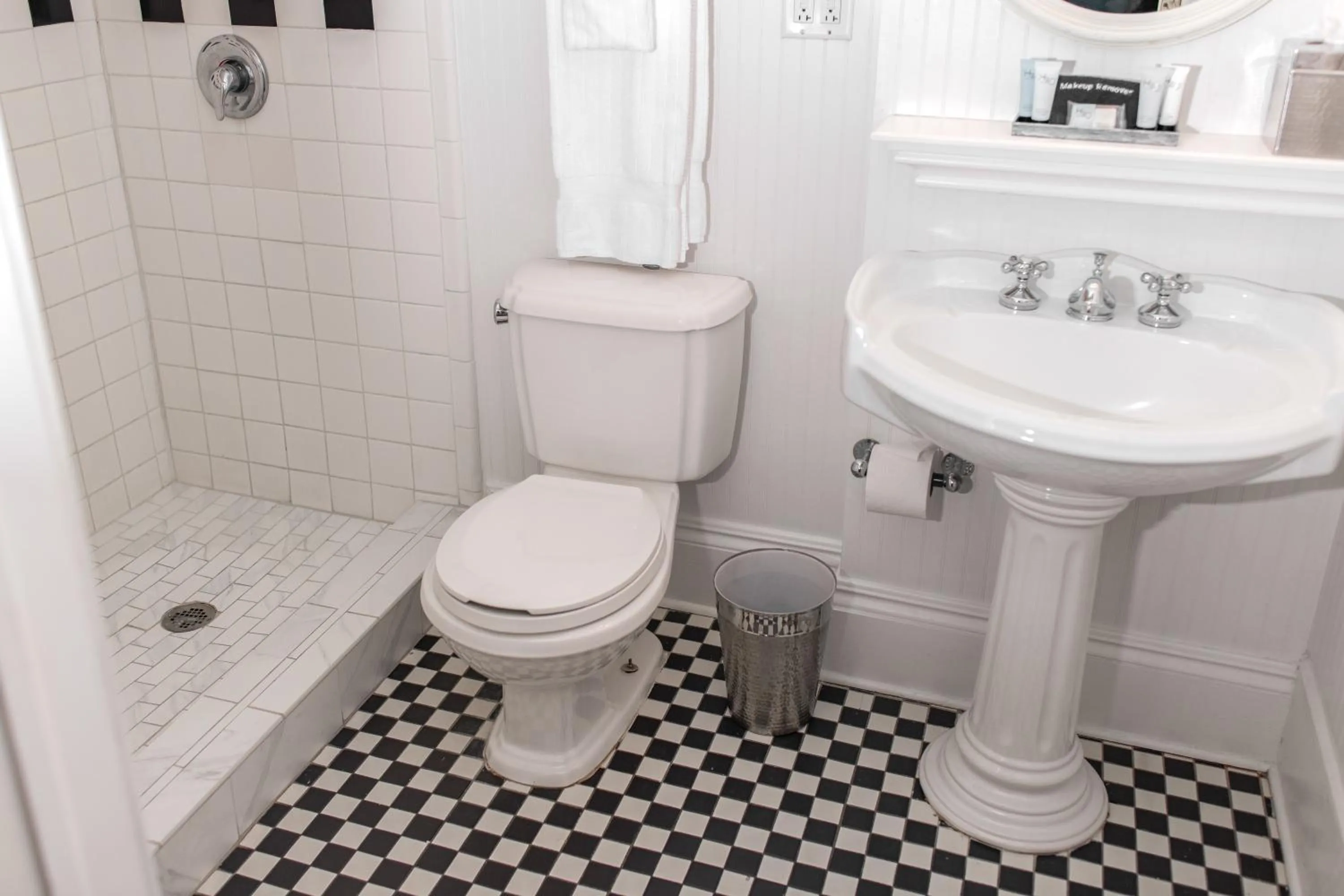Bathroom in The Marshall House, Historic Inns of Savannah Collection