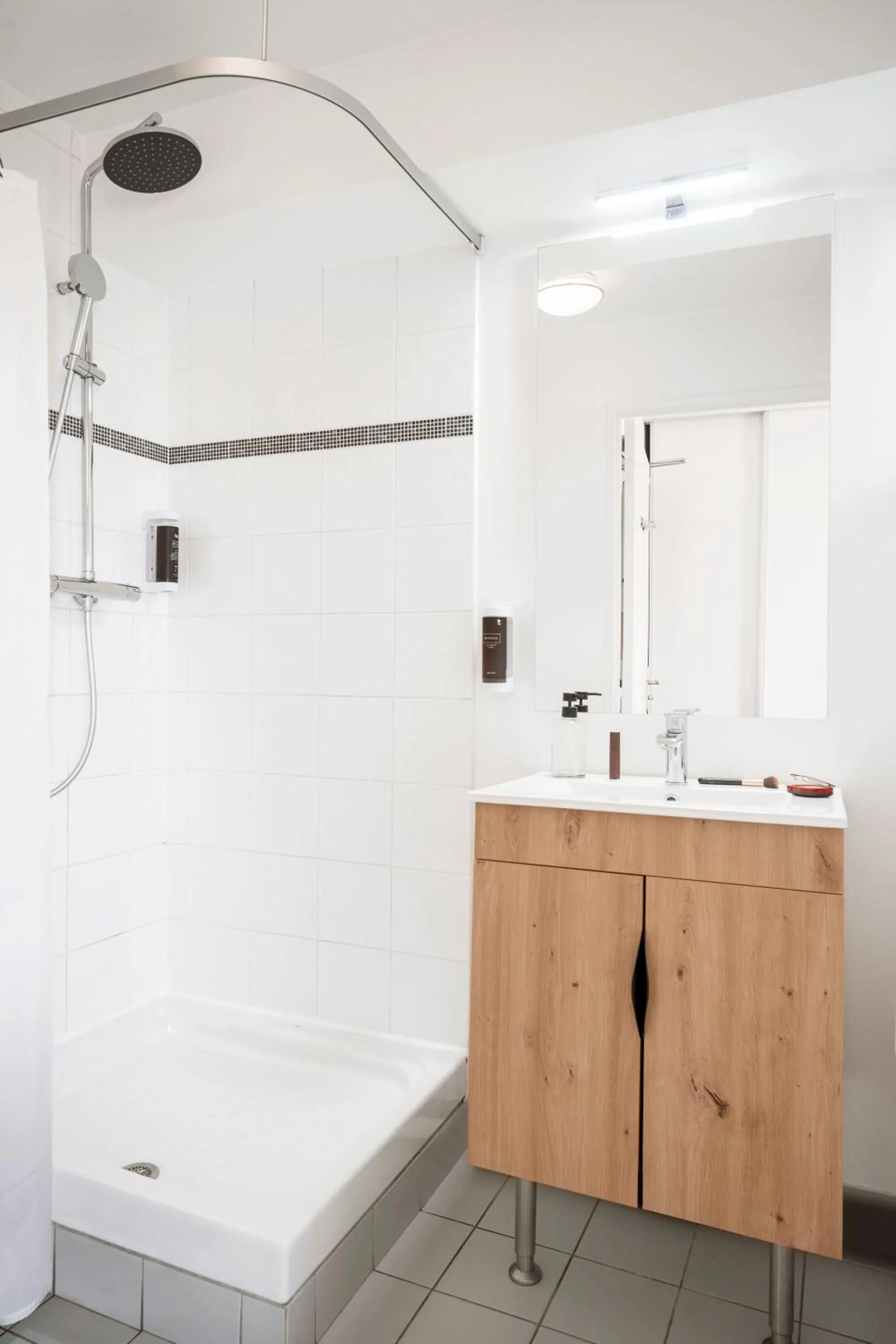 Bathroom in Séjours & Affaires Paris-Malakoff