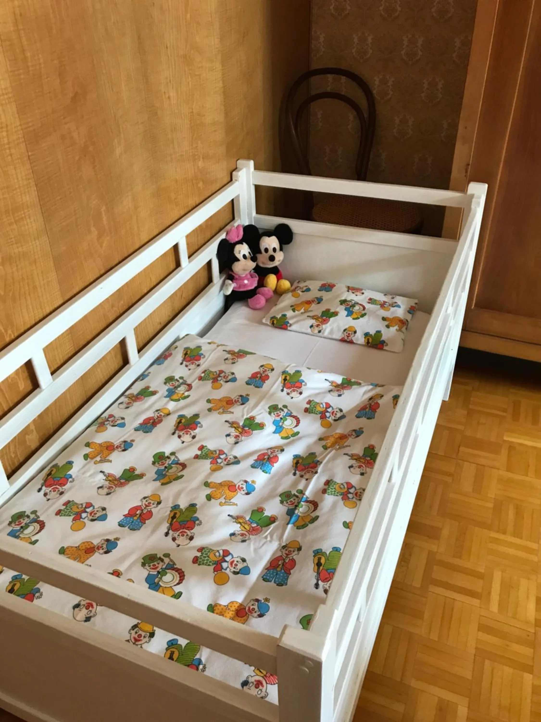 children, Bed in Blattenheimat - im traditionellen Appenzeller Haus
