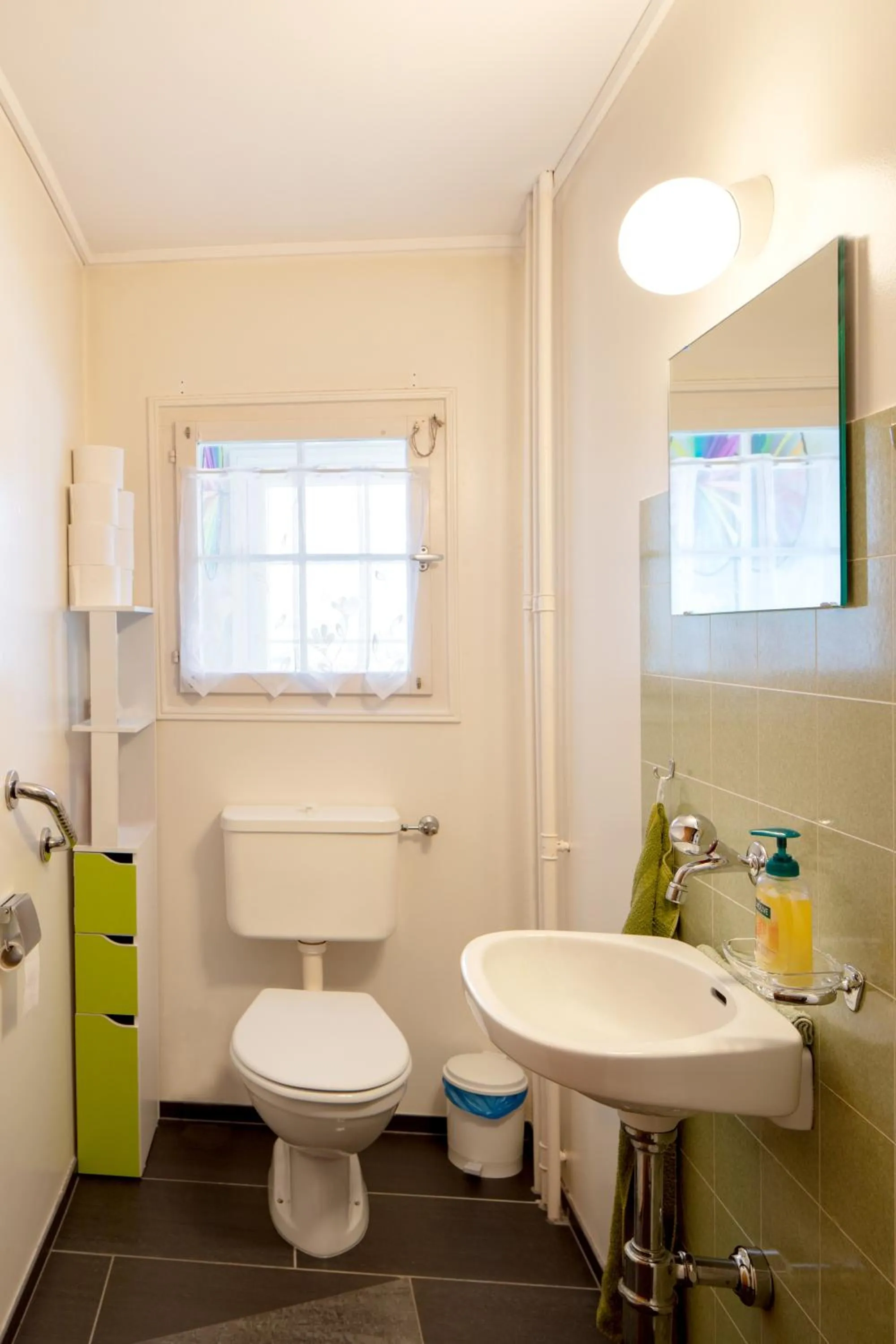 Toilet in Blattenheimat - im traditionellen Appenzeller Haus