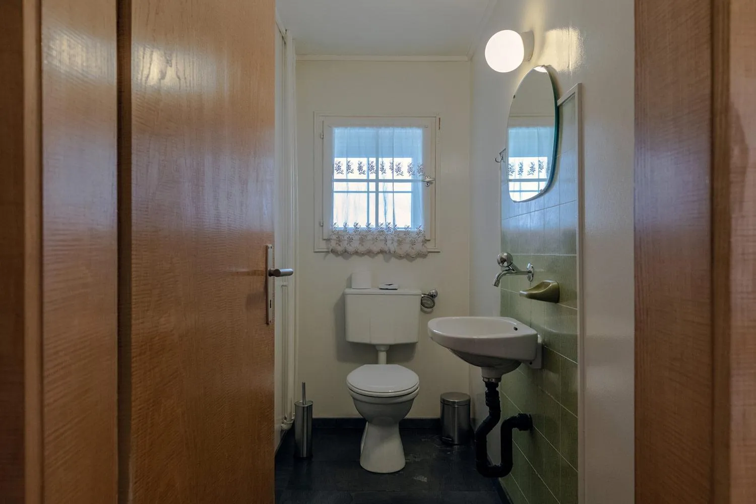 Toilet in Blattenheimat - im traditionellen Appenzeller Haus