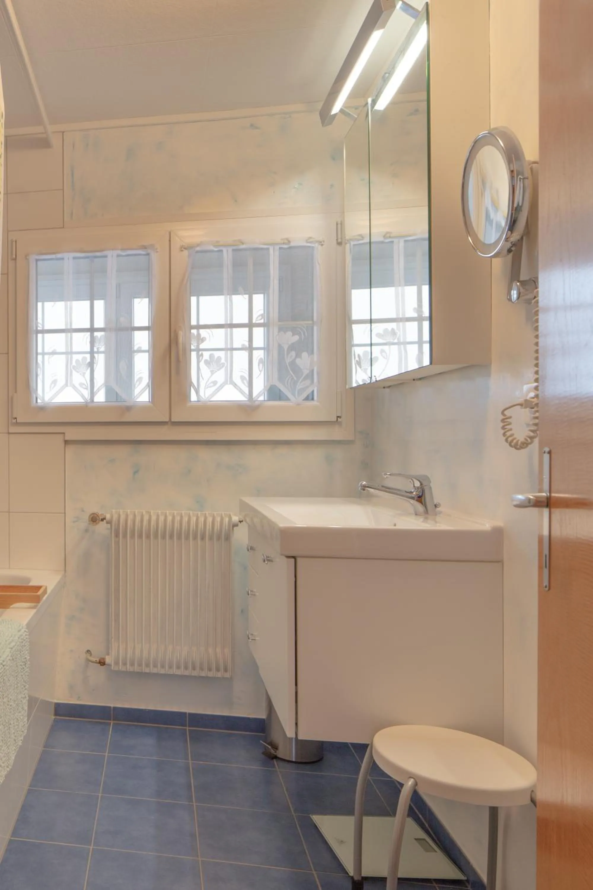 Bathroom in Blattenheimat - im traditionellen Appenzeller Haus