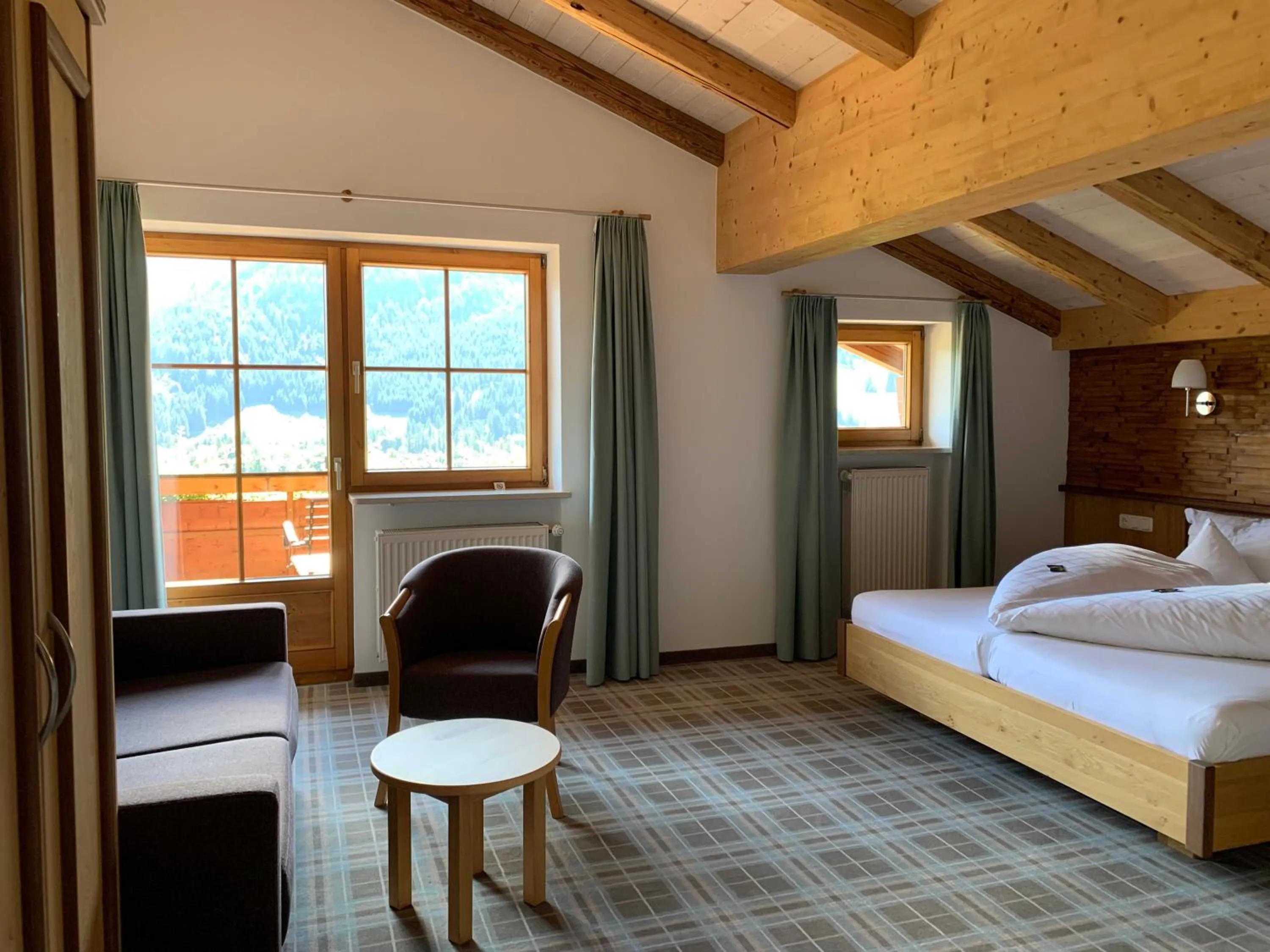 View (from property/room), Bed in Alpenhotel Sonneck - mit Bergbahnticket