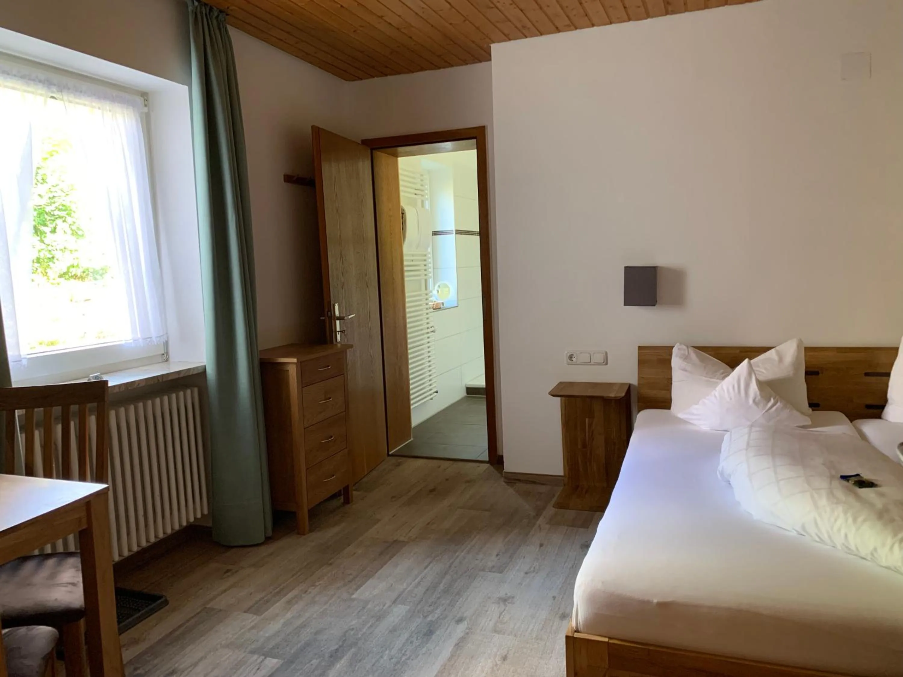 View (from property/room), Bed in Alpenhotel Sonneck - mit Bergbahnticket