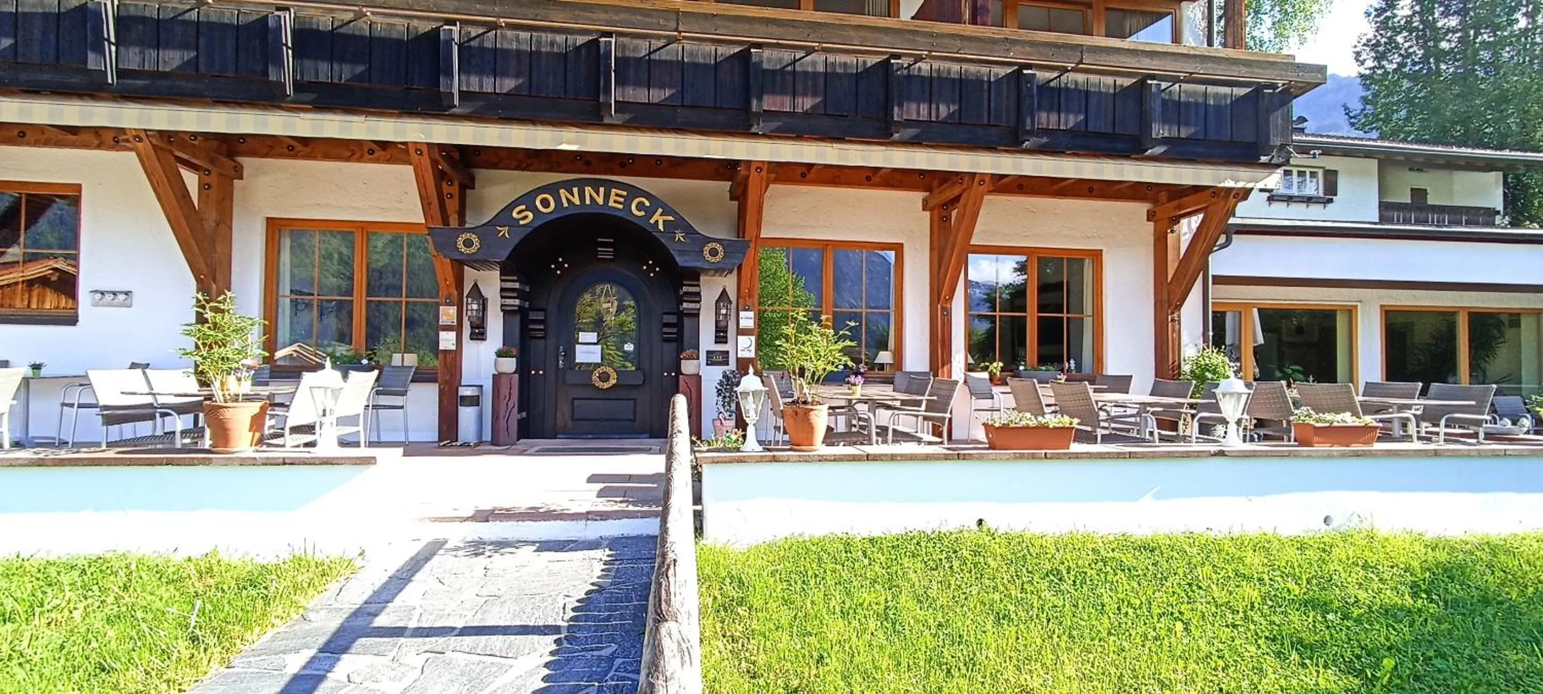 Property building in Alpenhotel Sonneck - mit Bergbahnticket