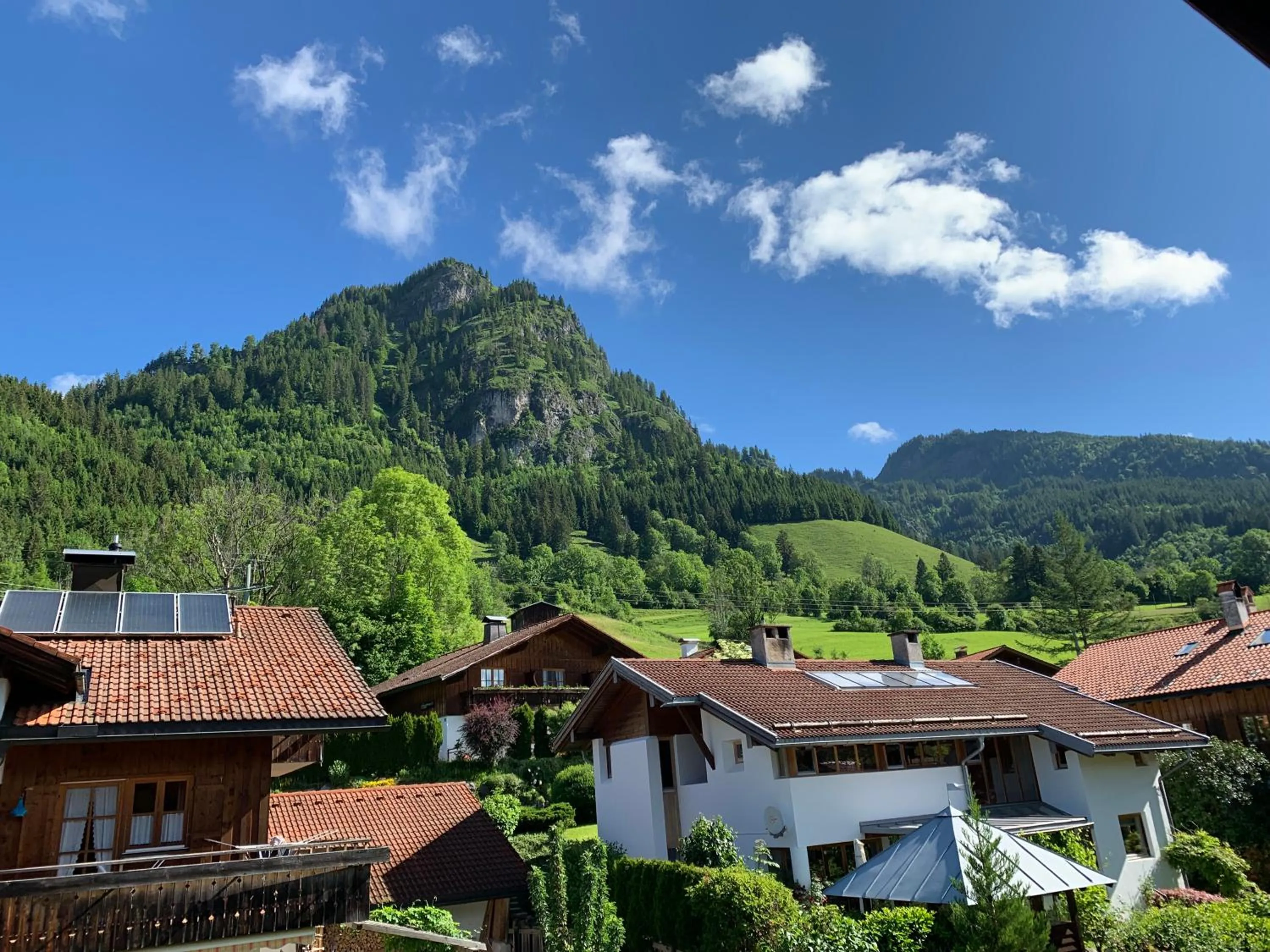 Garden view in Alpenhotel Sonneck - mit Bergbahnticket