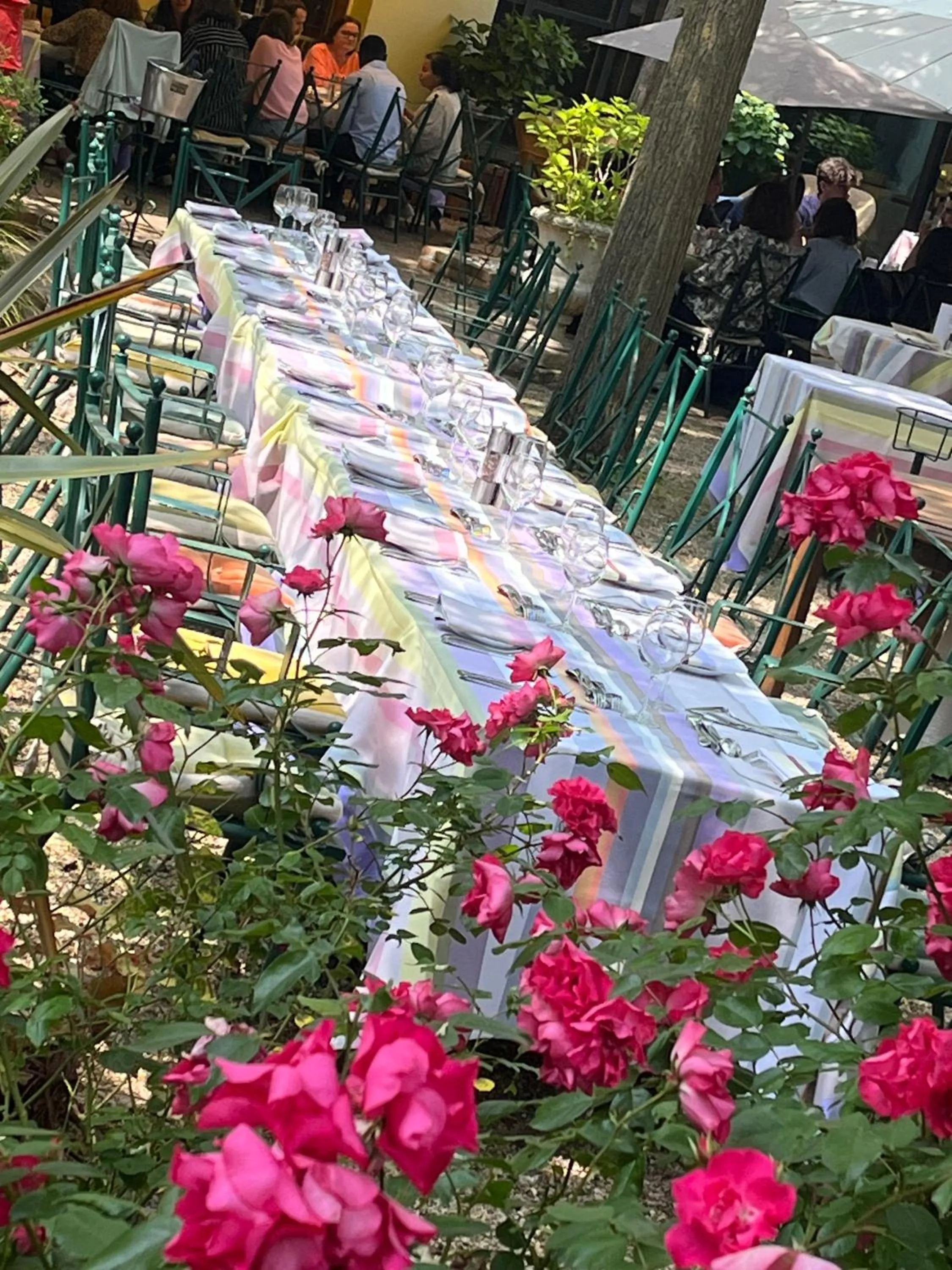 Patio in CAZAUDEHORE Hôtel Restaurant Gastronomique Terrasse et Jardins