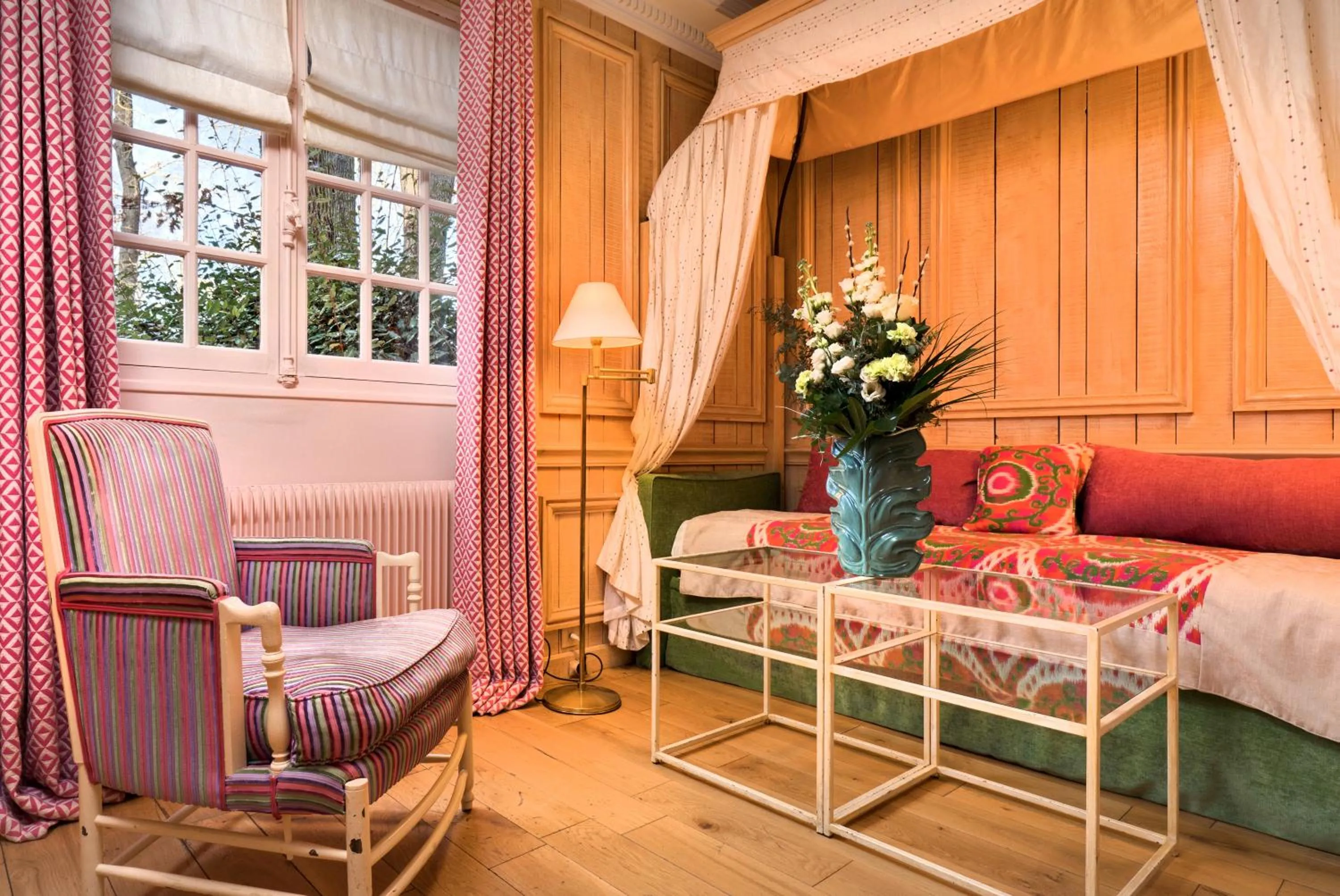 Living room in CAZAUDEHORE Hôtel Restaurant Gastronomique Terrasse et Jardins