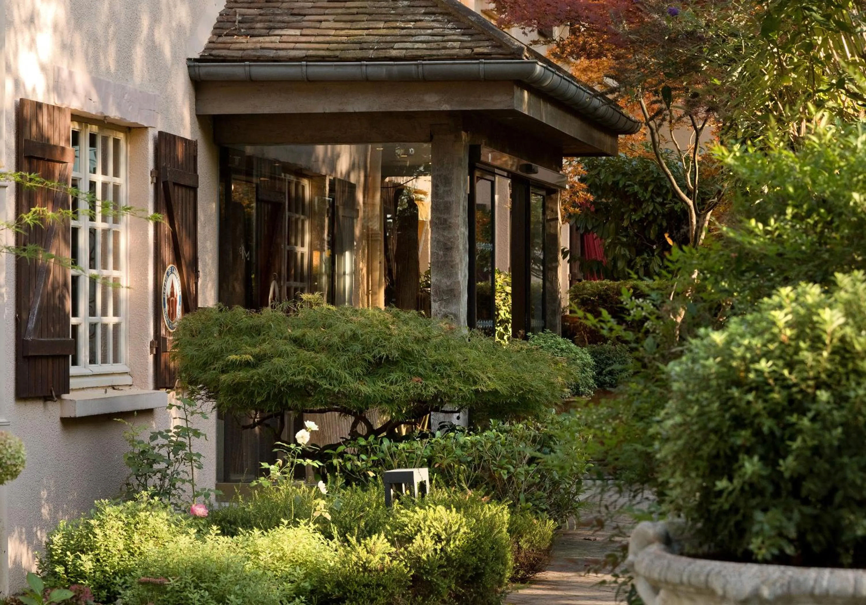 Property building in CAZAUDEHORE Hôtel Restaurant Gastronomique Terrasse et Jardins