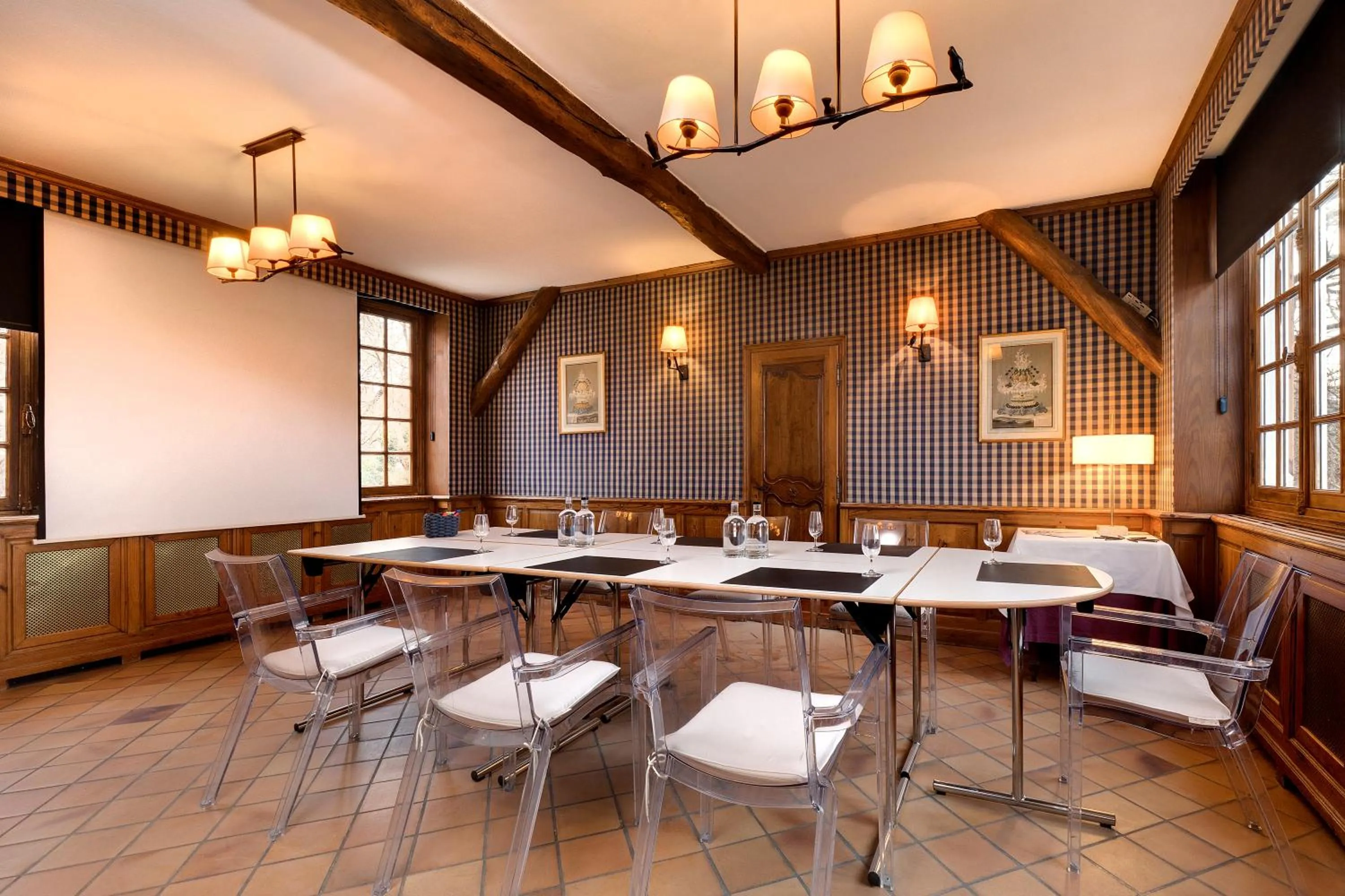 Meeting/conference room in CAZAUDEHORE Hôtel Restaurant Gastronomique Terrasse et Jardins