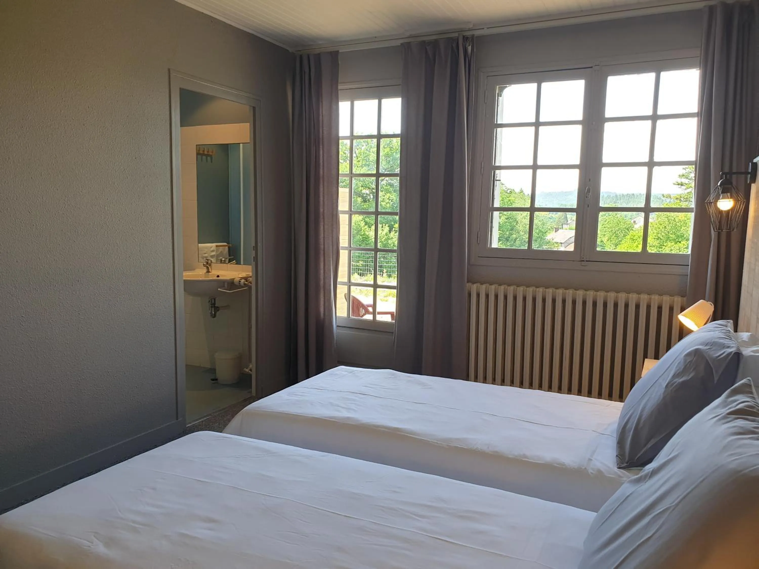 Bed in Auberge du Bois de l'étang - Motel les Tilleuls