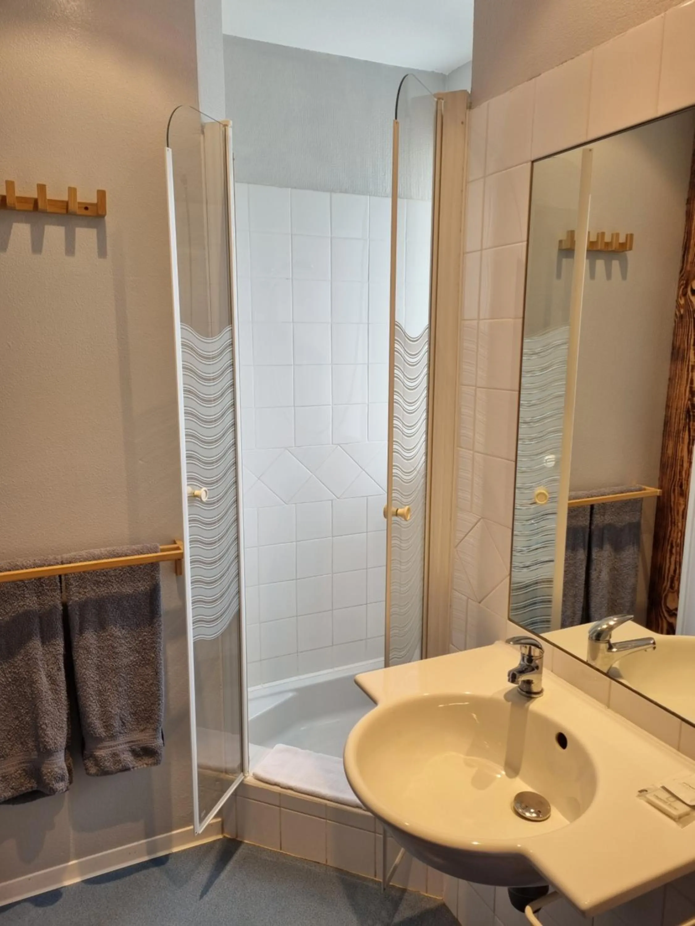 Shower in Auberge du Bois de l'étang - Motel les Tilleuls