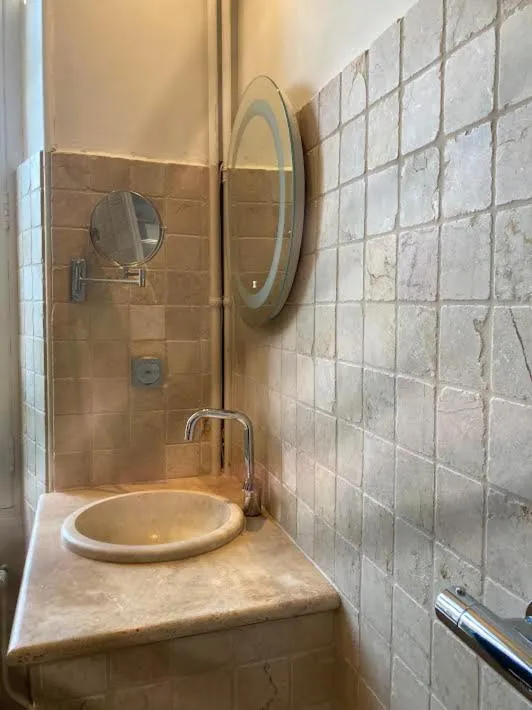 Suite Royale- SPA - Jacuzzi - Sauna - Massage - 2 Double Rooms - 4 SAISONS - Piscine Chauffée Toute l'année - POOL VIEW - Heated POOL -800m City Centre