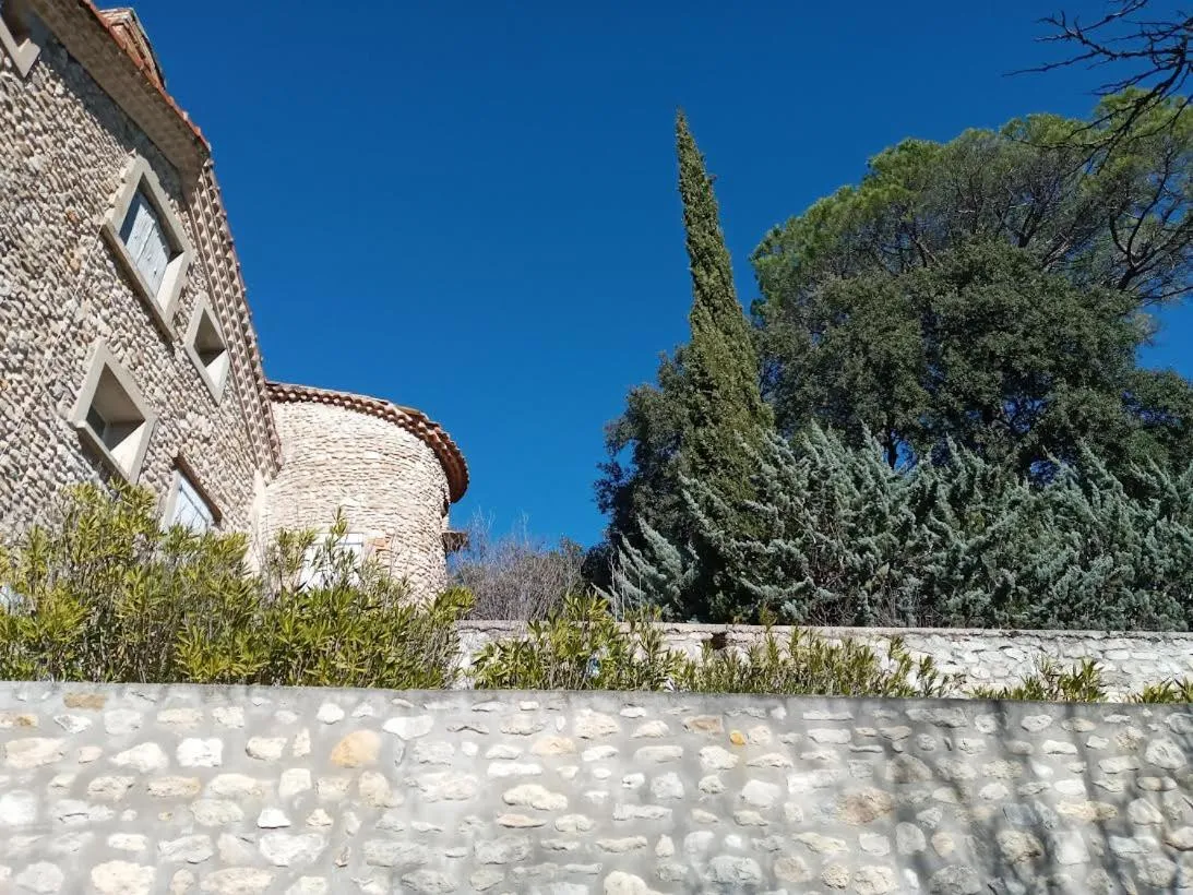 Suite Royale- SPA - Jacuzzi - Sauna - Massage - 2 Double Rooms - 4 SAISONS - Piscine Chauffée Toute l'année - POOL VIEW - Heated POOL -800m City Centre