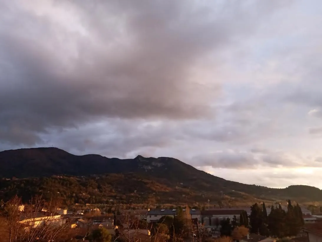 Suite Royale- SPA - Jacuzzi - Sauna - Massage - 2 Double Rooms - 4 SAISONS - Piscine Chauffée Toute l'année - POOL VIEW - Heated POOL -800m City Centre