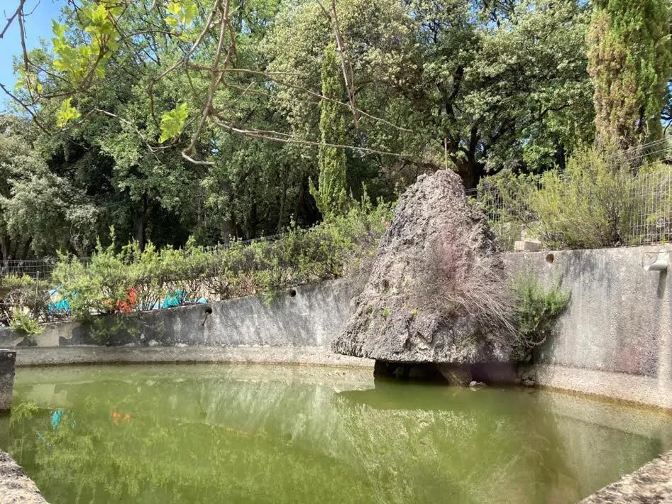 Suite Royale- SPA - Jacuzzi - Sauna - Massage - 2 Double Rooms - 4 SAISONS - Piscine Chauffée Toute l'année - POOL VIEW - Heated POOL -800m City Centre