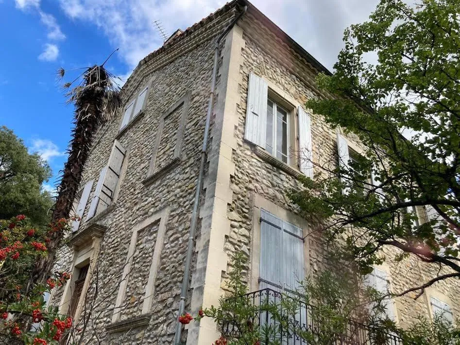 Suite Royale- SPA - Jacuzzi - Sauna - Massage - 2 Double Rooms - 4 SAISONS - Piscine Chauffée Toute l'année - POOL VIEW - Heated POOL -800m City Centre