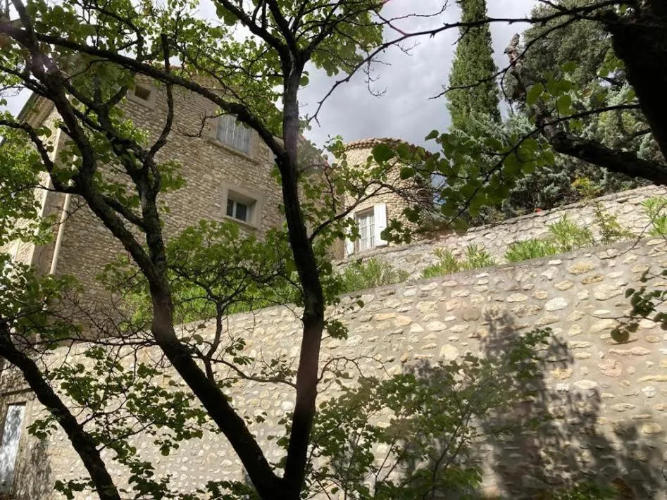 Suite Royale- SPA - Jacuzzi - Sauna - Massage - 2 Double Rooms - 4 SAISONS - Piscine Chauffée Toute l'année - POOL VIEW - Heated POOL -800m City Centre