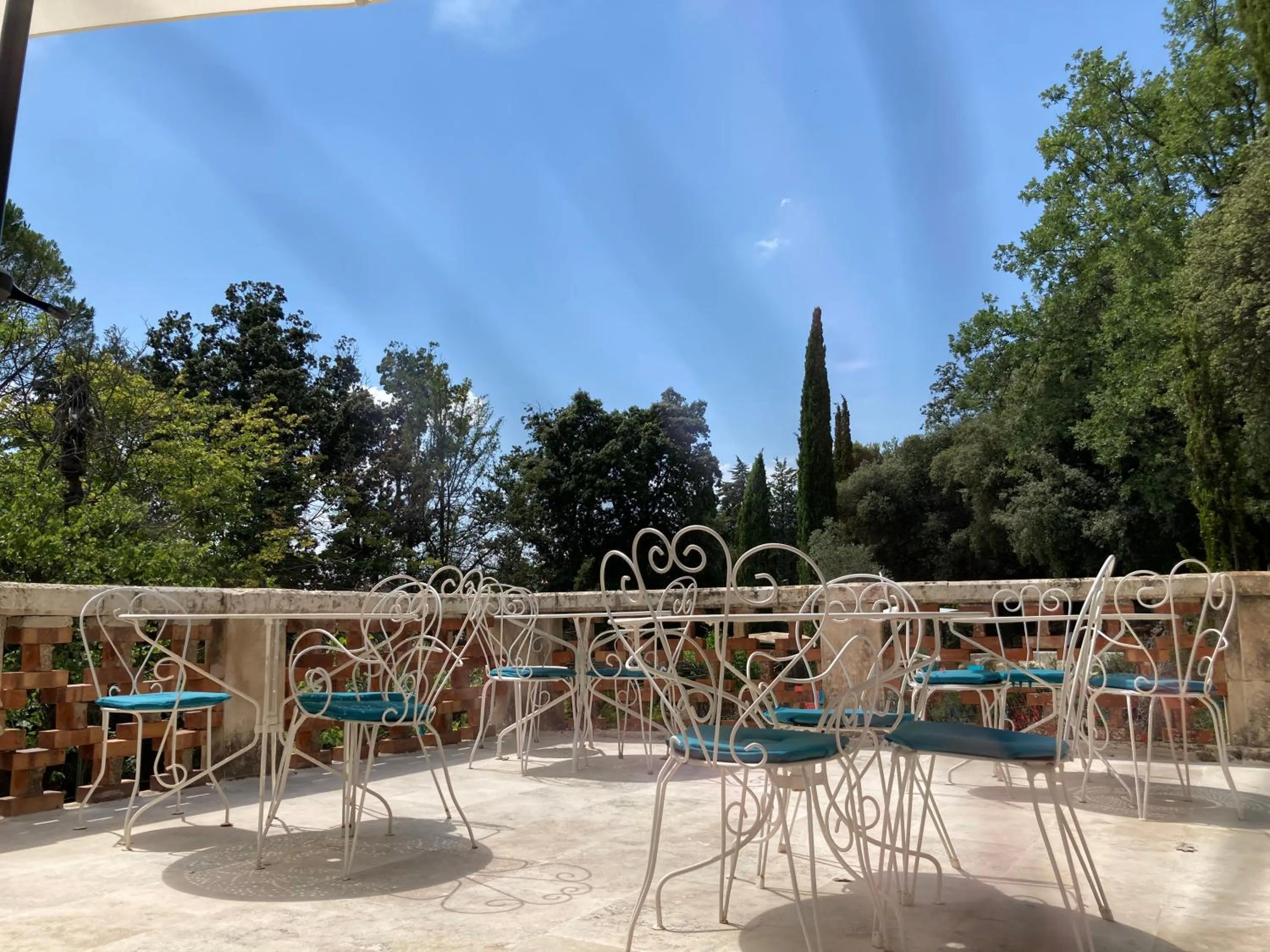 Suite Royale- SPA - Jacuzzi - Sauna - Massage - 2 Double Rooms - 4 SAISONS - Piscine Chauffée Toute l'année - POOL VIEW - Heated POOL -800m City Centre