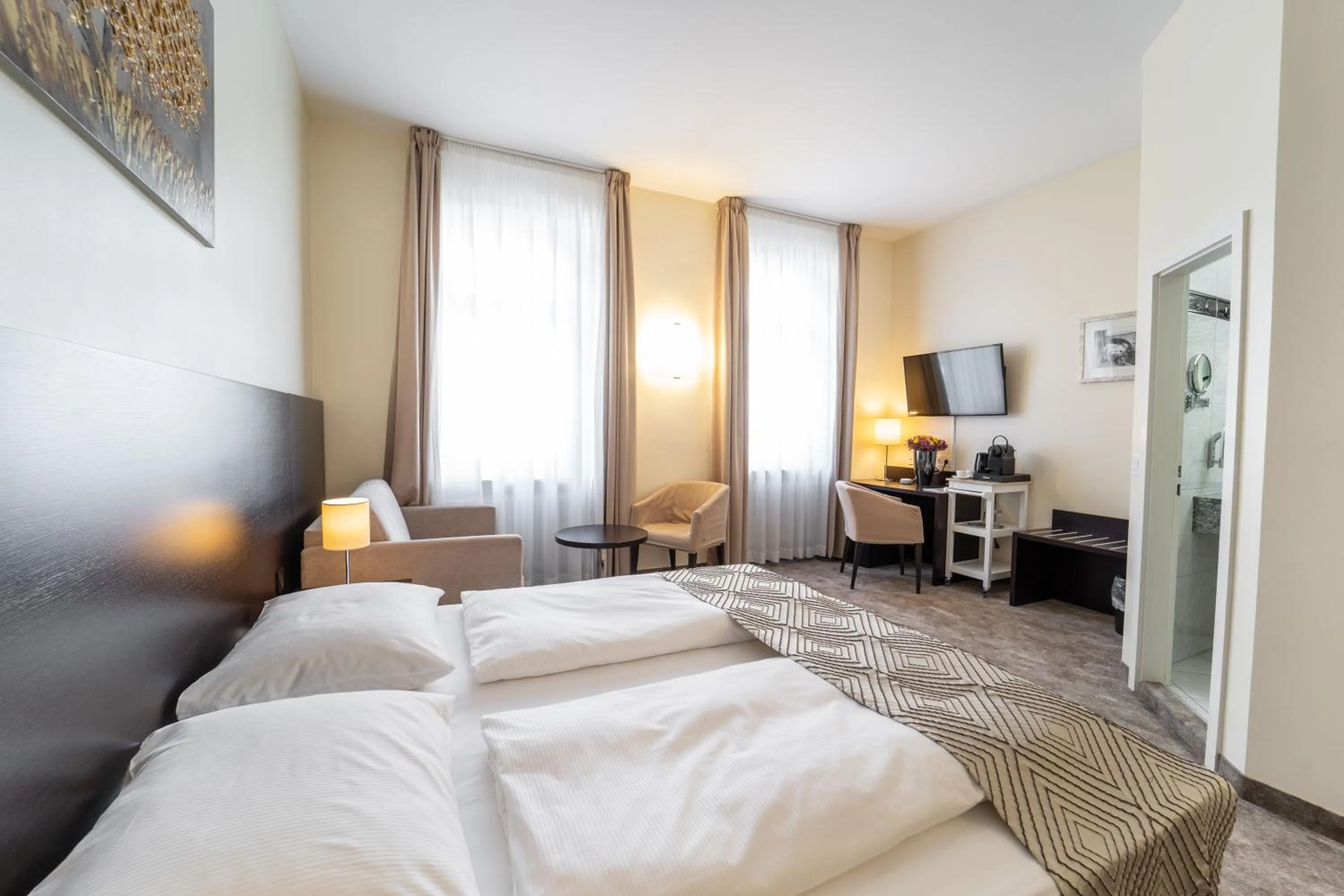 Bedroom, Bed in Galerie Hotel