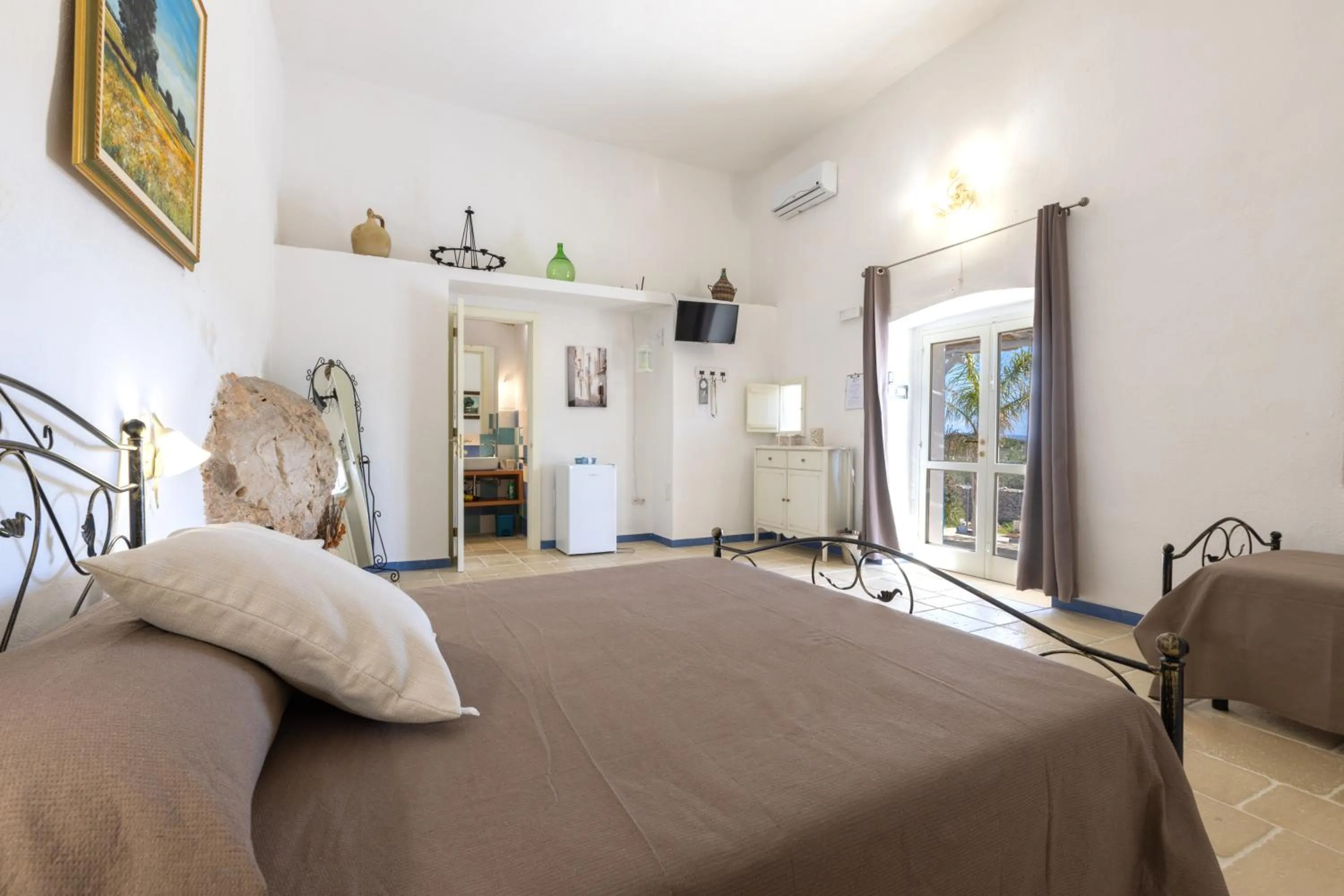 Photo of the whole room in Masseria del Ninfeo