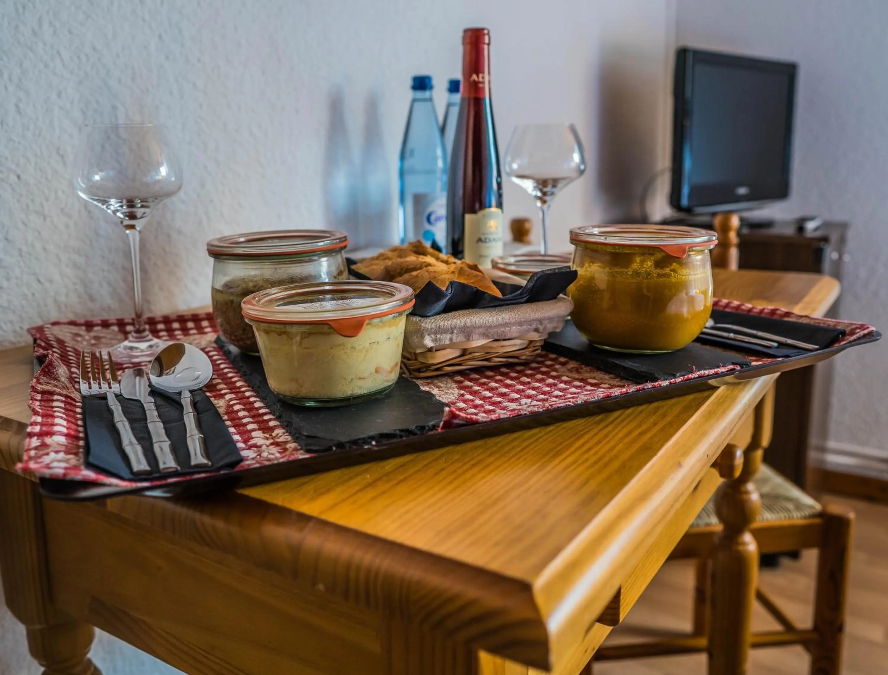 Food and drinks in Hôtel Au Vieux Moulin