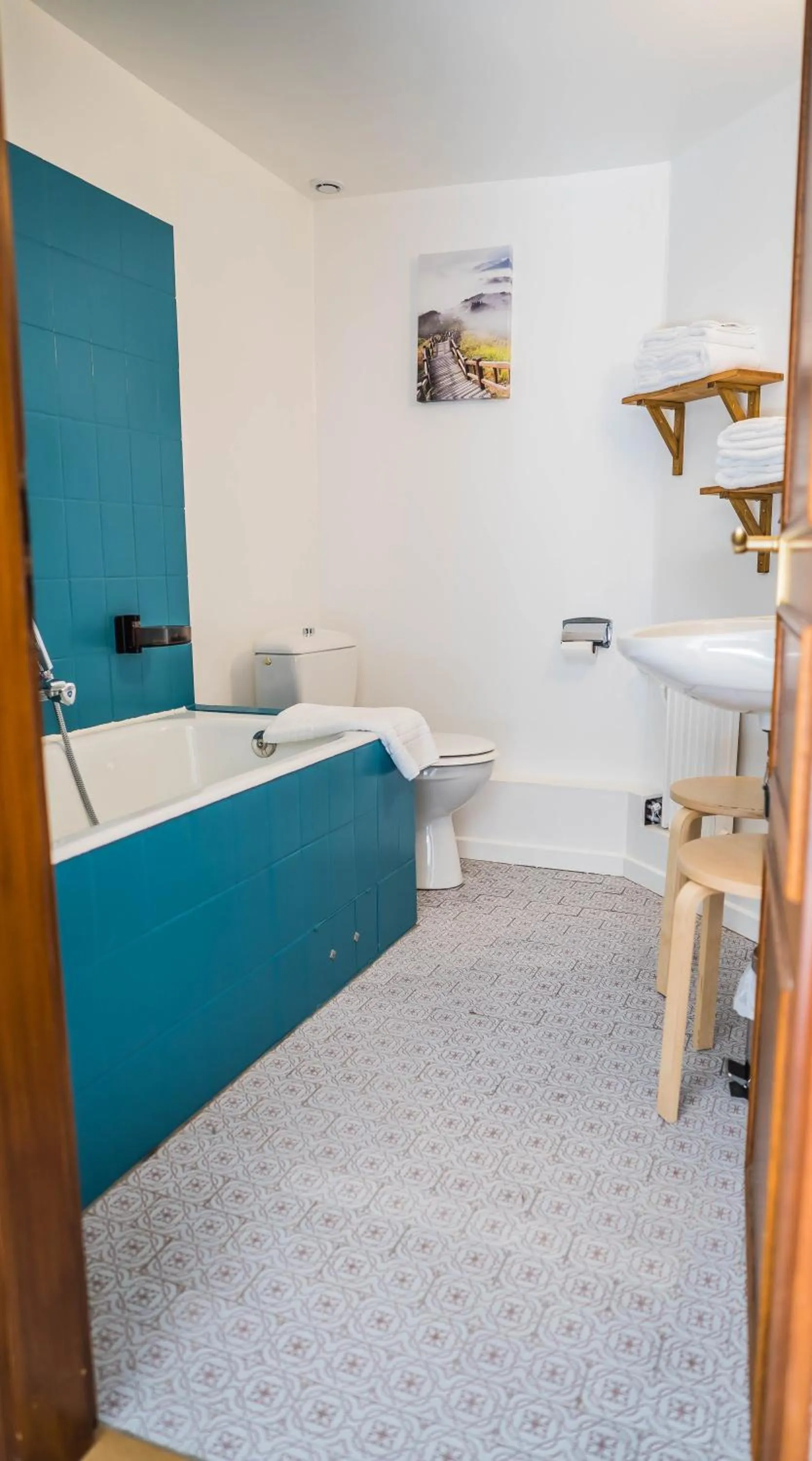 Shower, Bed in Hôtel Au Vieux Moulin