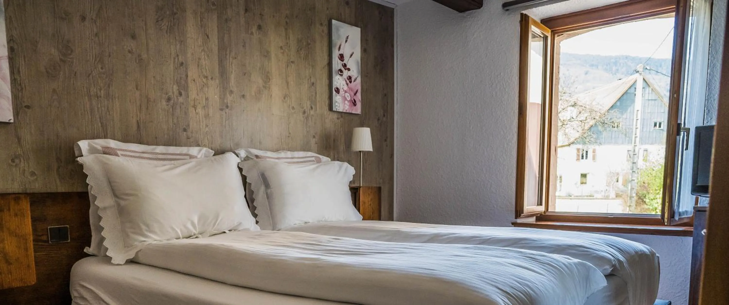 Bed in Hôtel Au Vieux Moulin