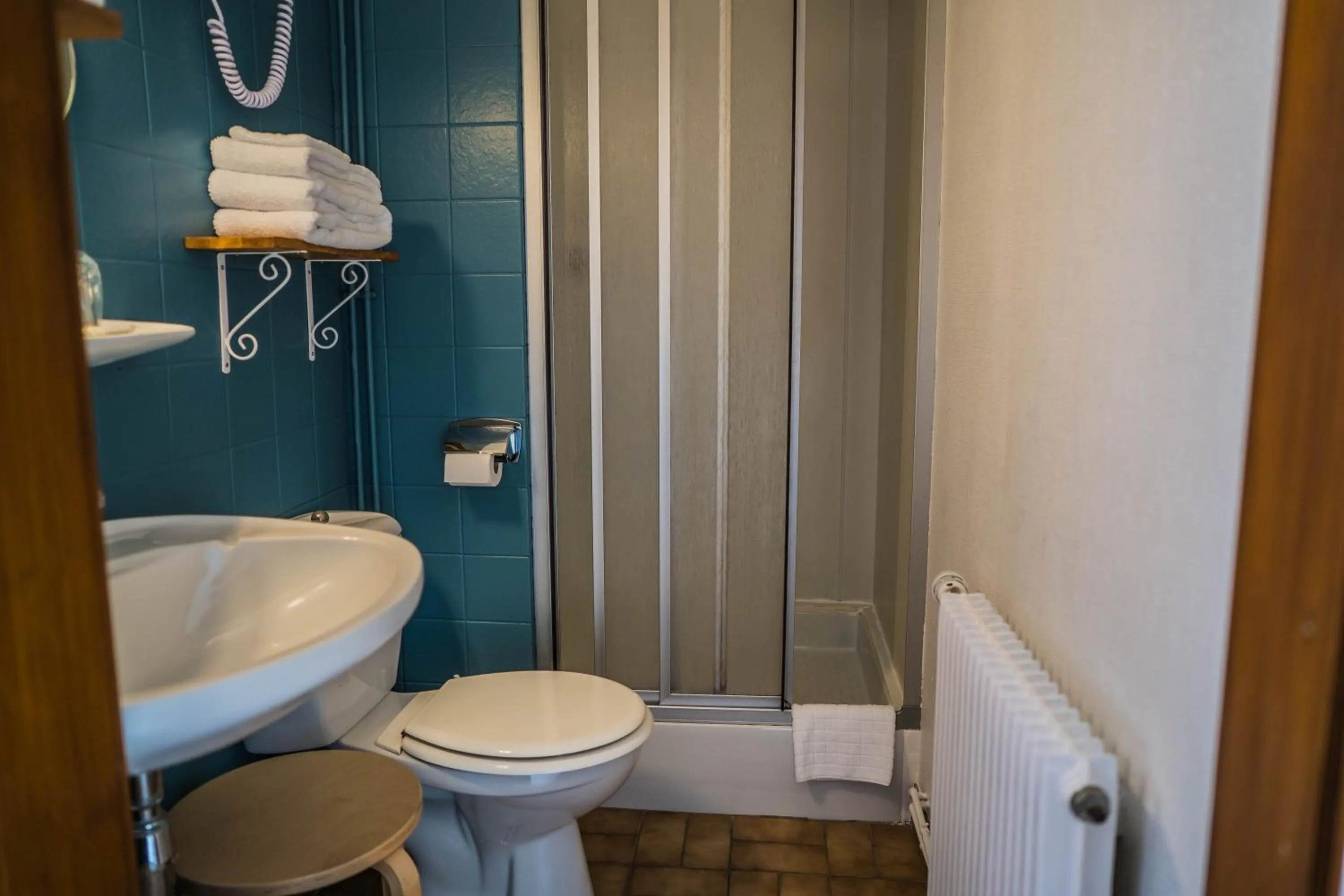 Bathroom in Hôtel Au Vieux Moulin