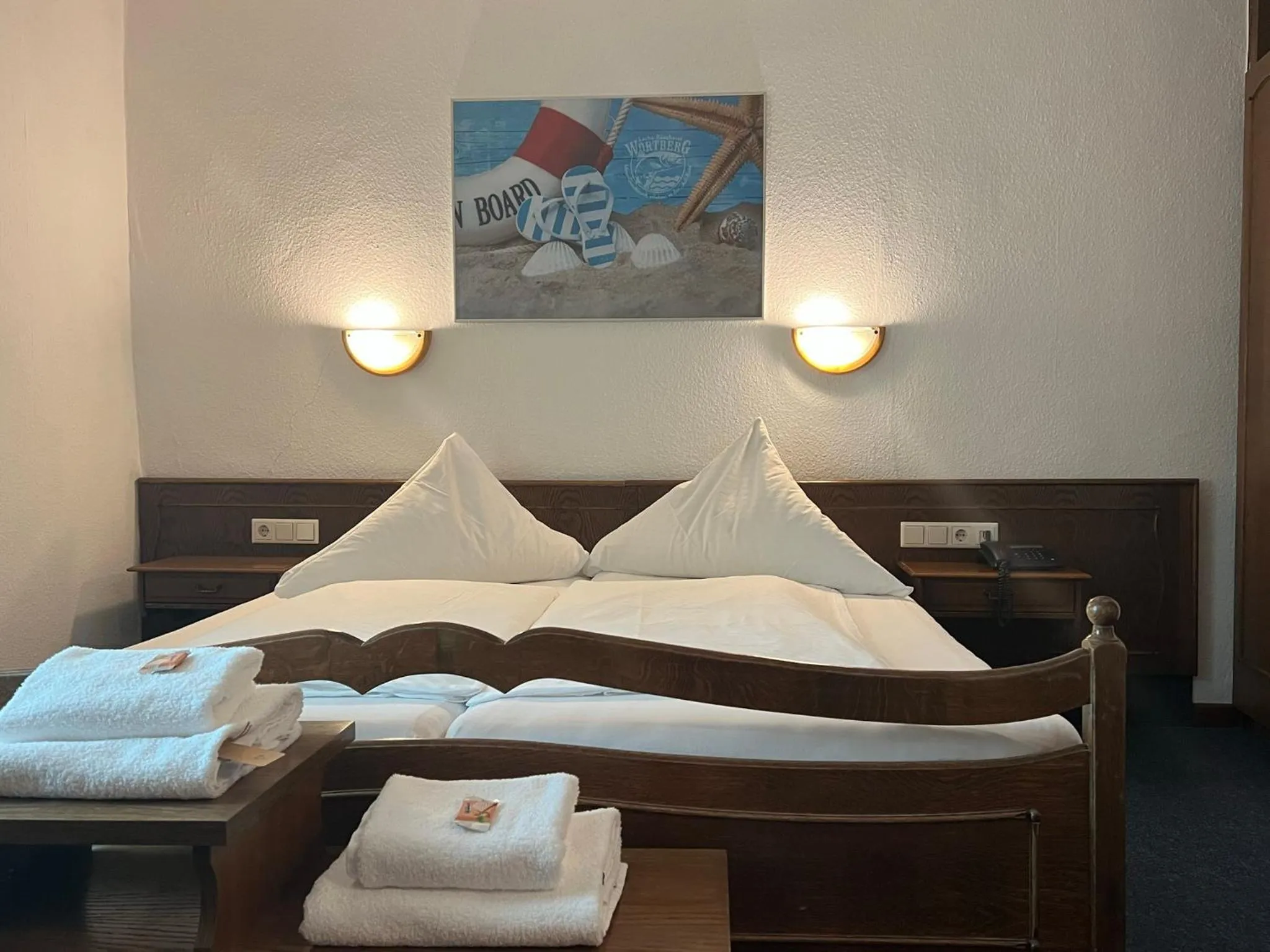 Photo of the whole room, Bed in Aal-Kate