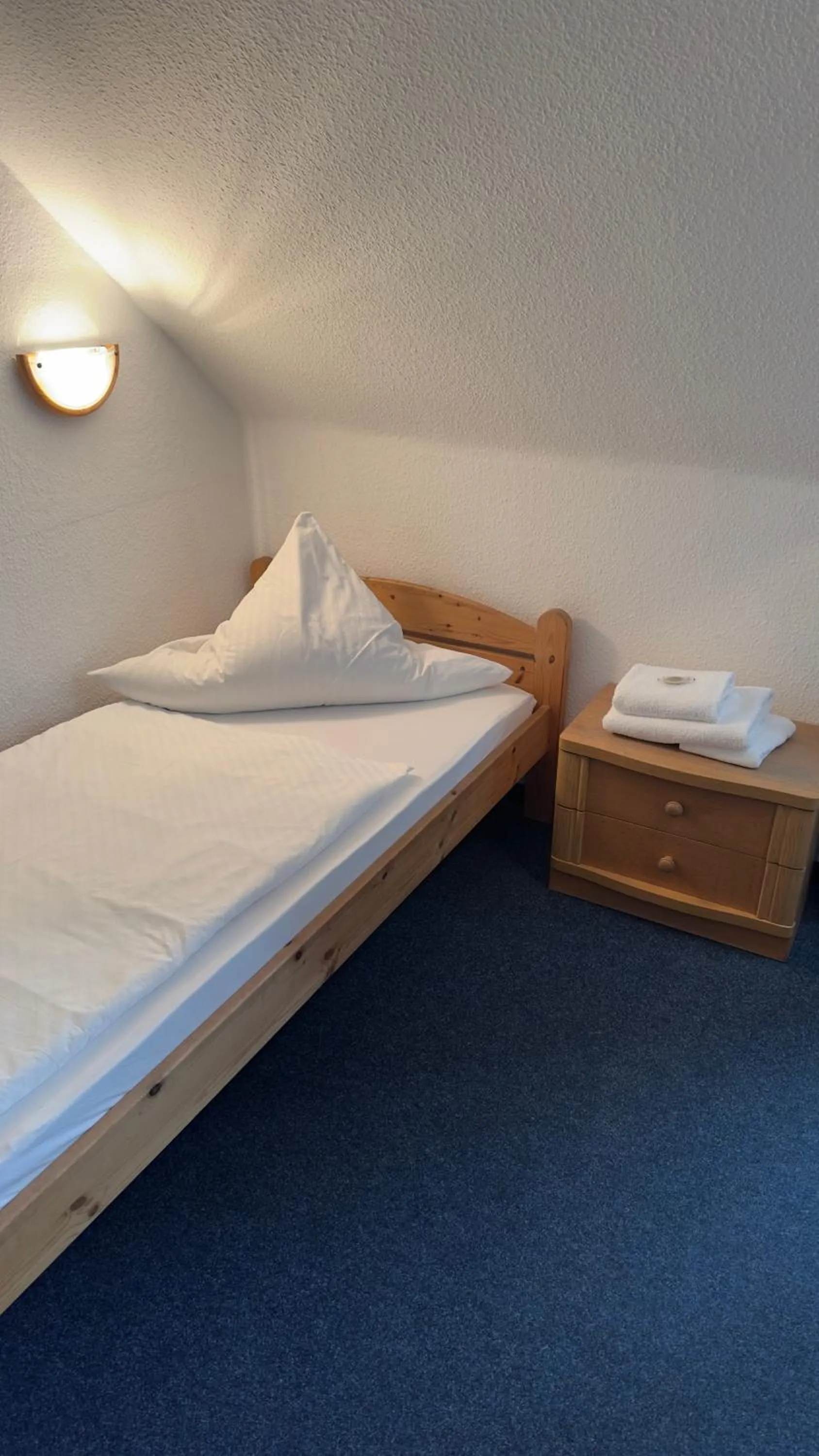 Photo of the whole room, Bed in Aal-Kate