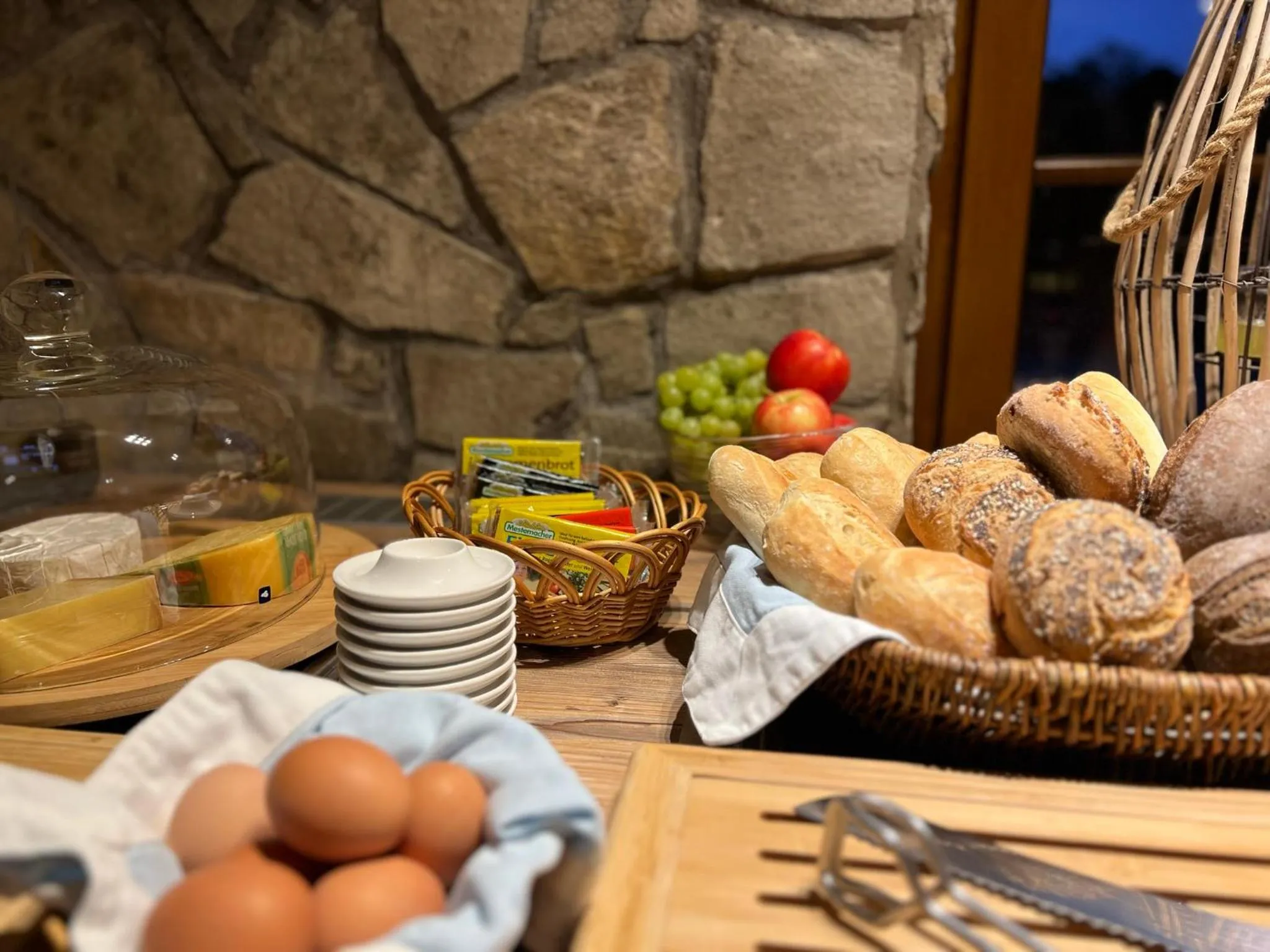 Breakfast in Aal-Kate