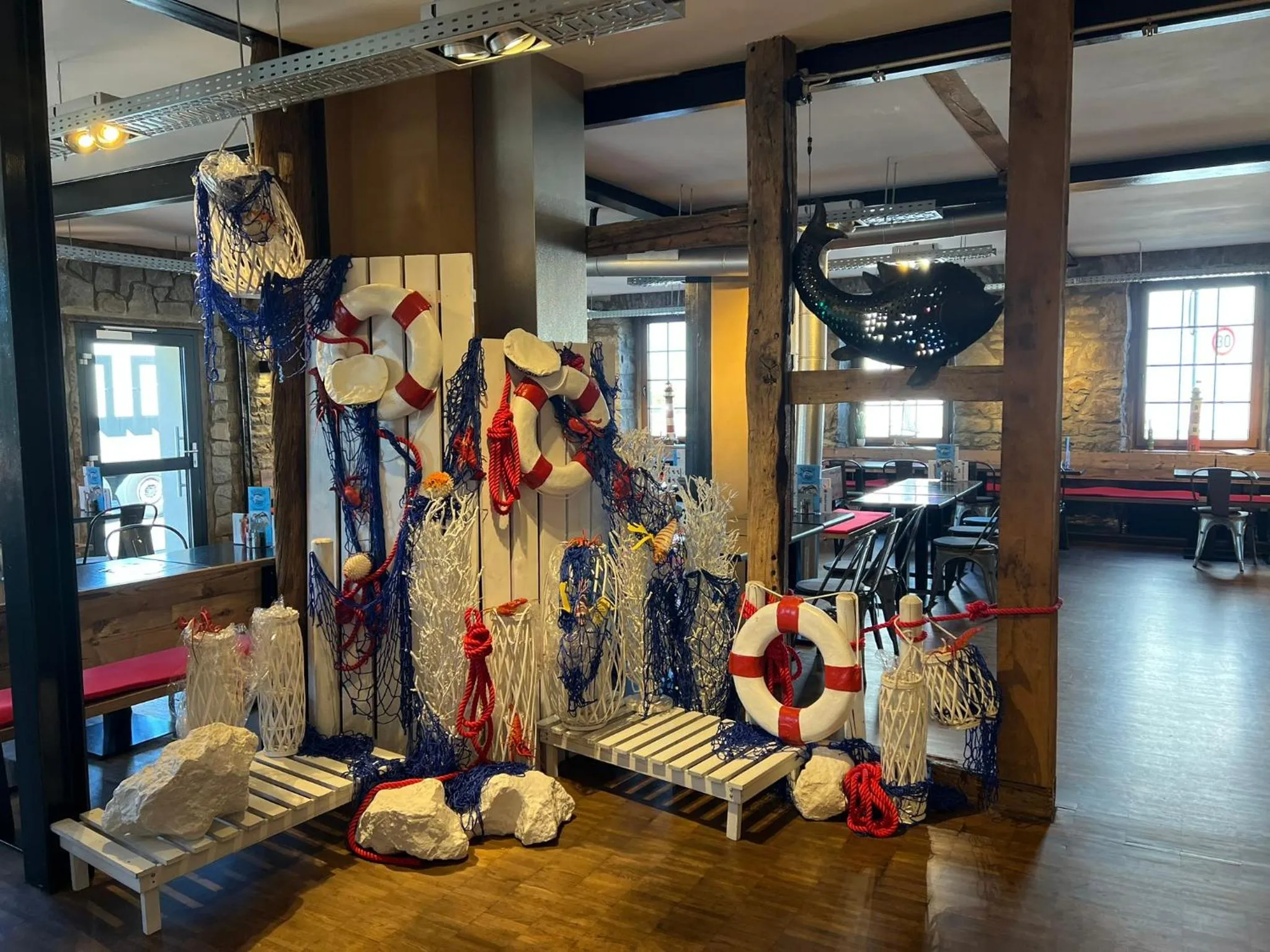 Restaurant/places to eat in Aal-Kate