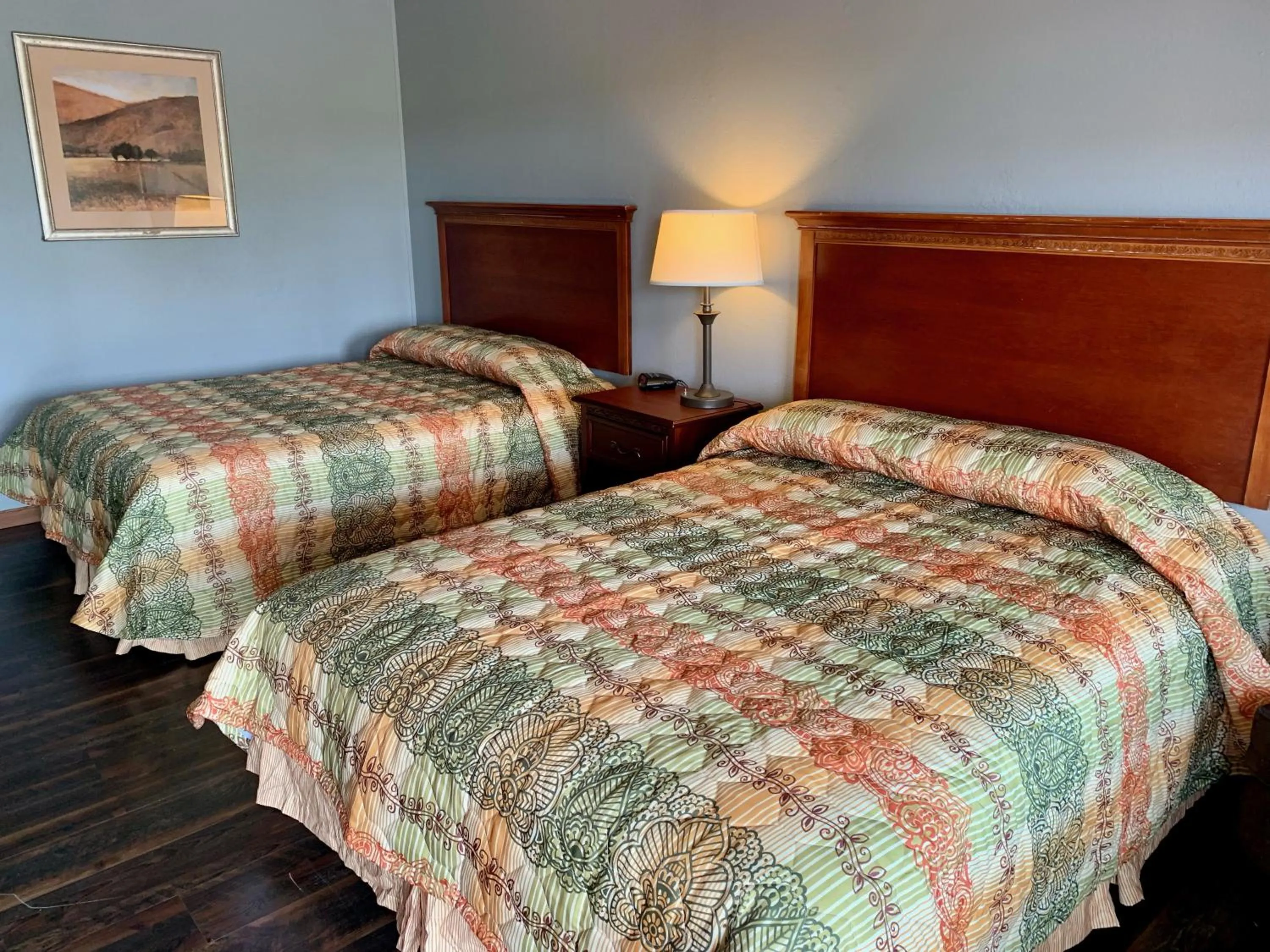 Bed in HiWay Inn Express