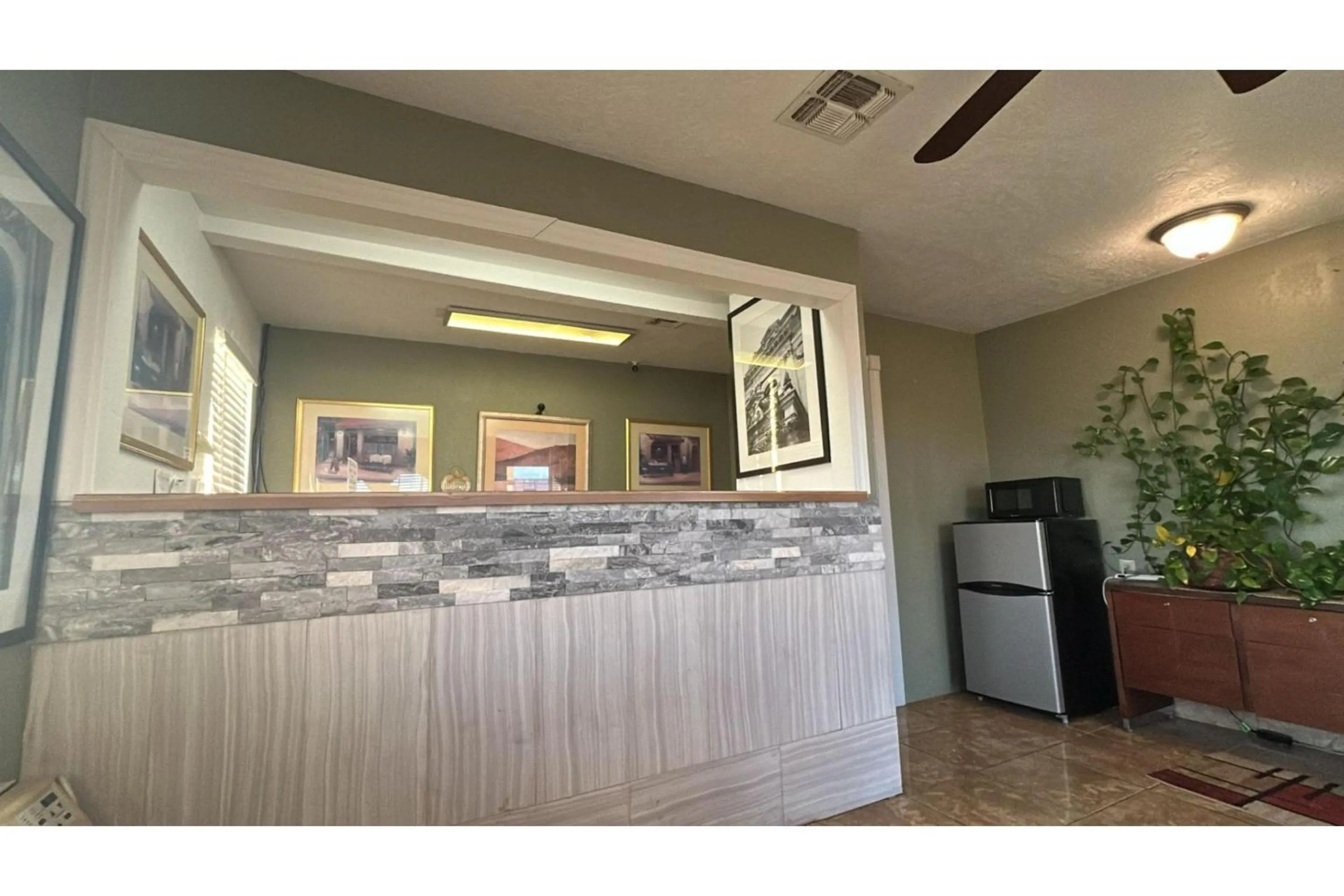 Lobby or reception in HiWay Inn Express Elk City Route 66