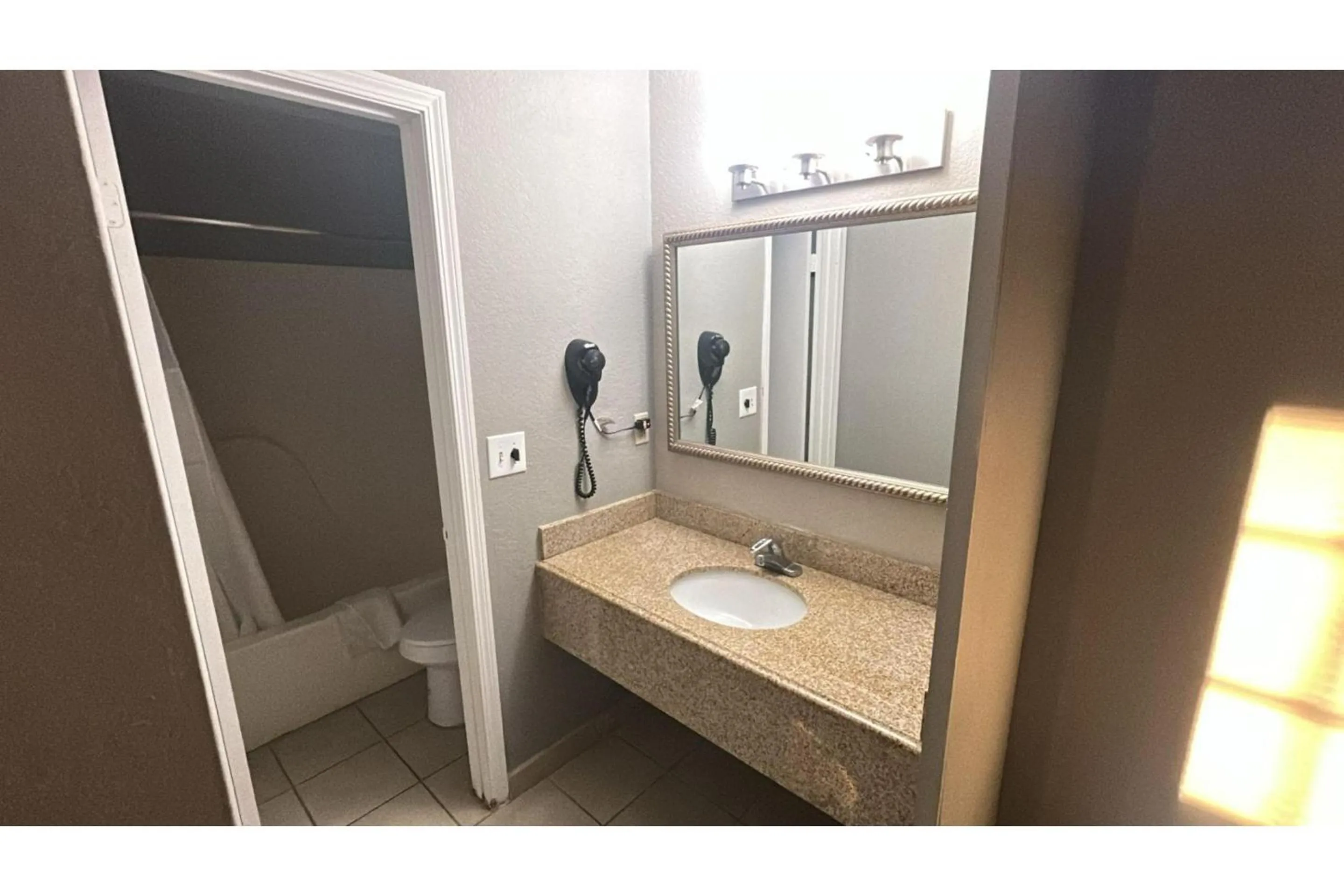 Bathroom in HiWay Inn Express Elk City Route 66