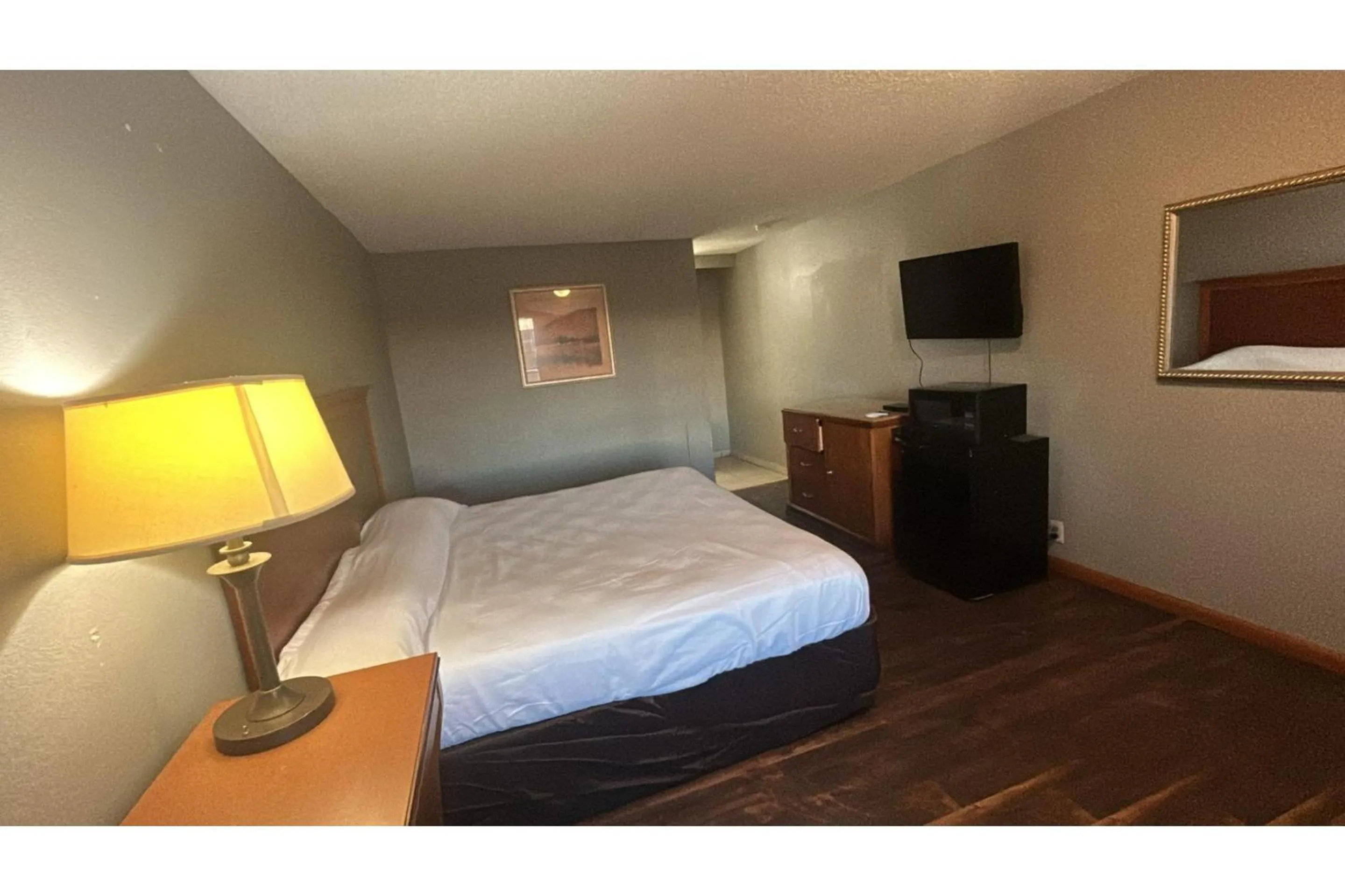 Bedroom, Bed in HiWay Inn Express Elk City Route 66