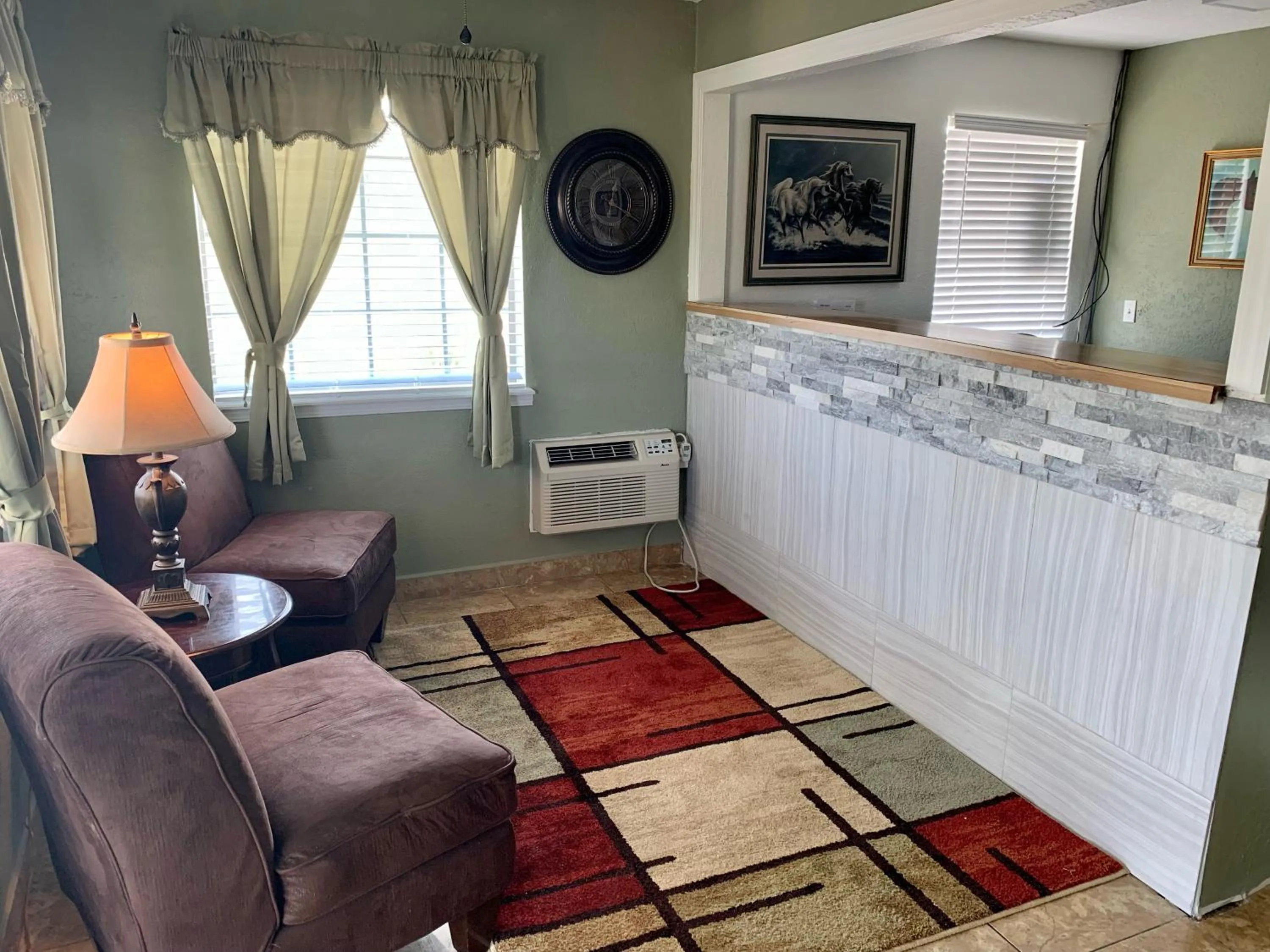 Lobby or reception in HiWay Inn Express