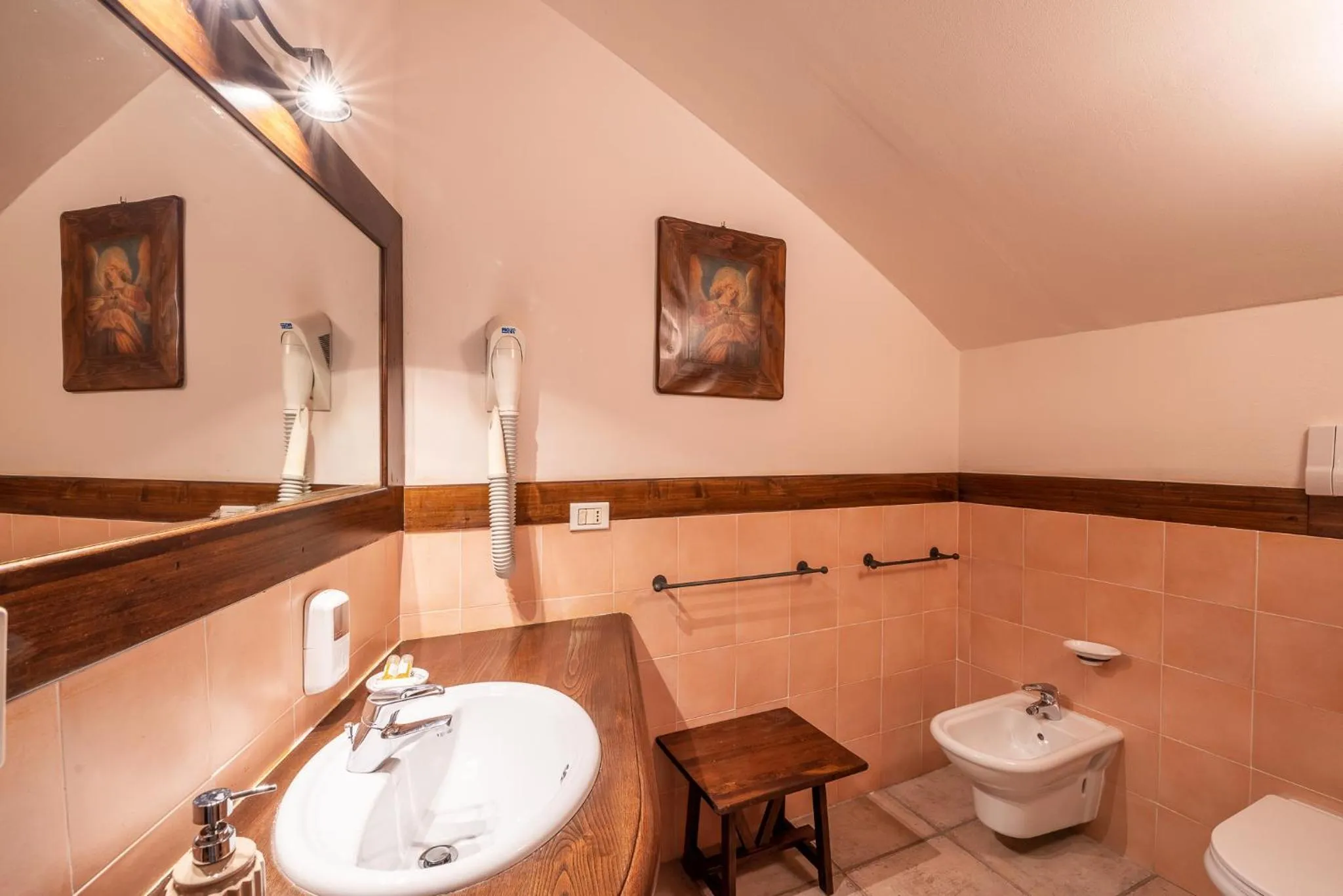 Bathroom in HOTEL TREVI Palazzo Natalini