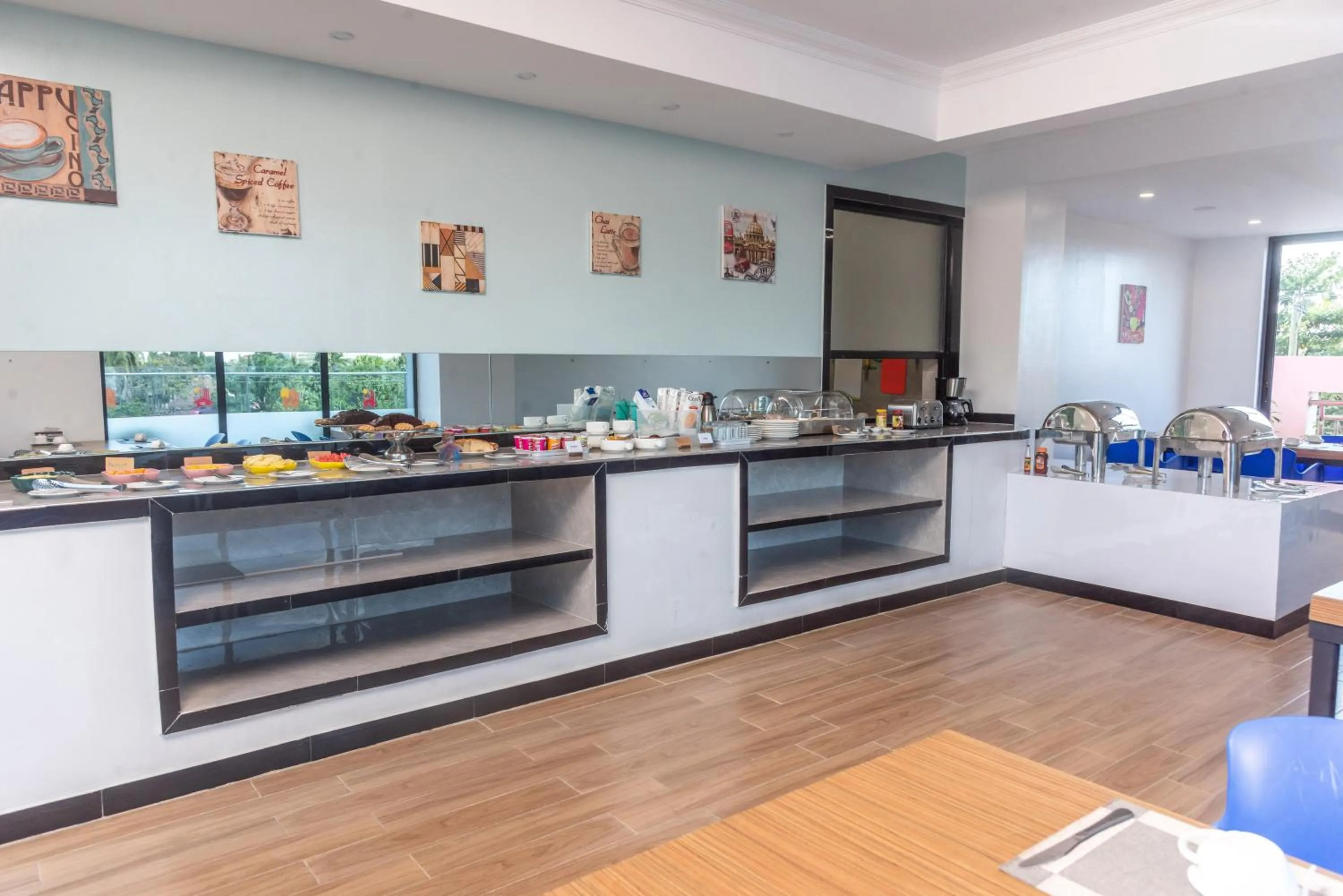 Restaurant/places to eat in Pauraque Soho Hotel