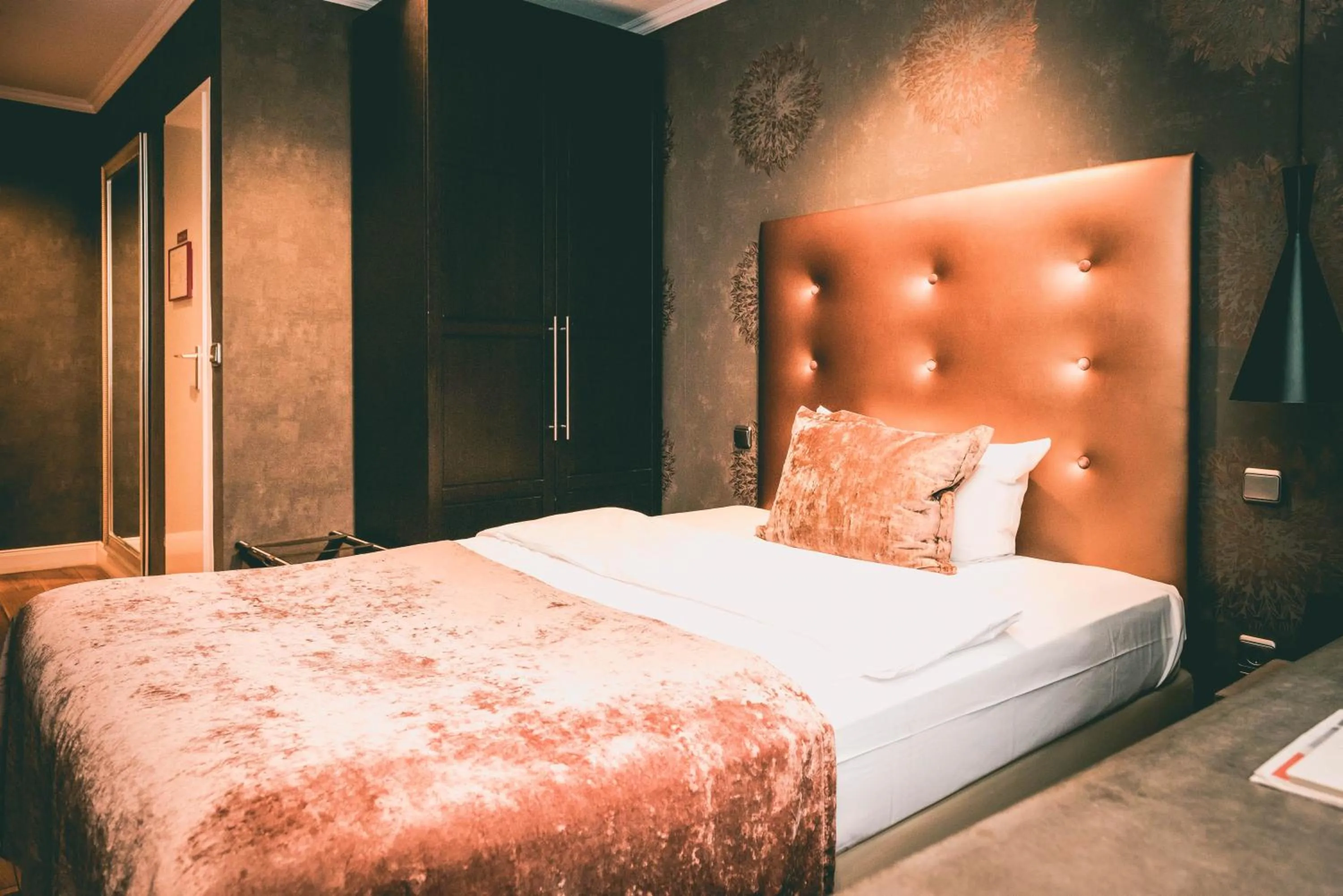 Bed in Hotel Villa Klemm - Wiesbaden City